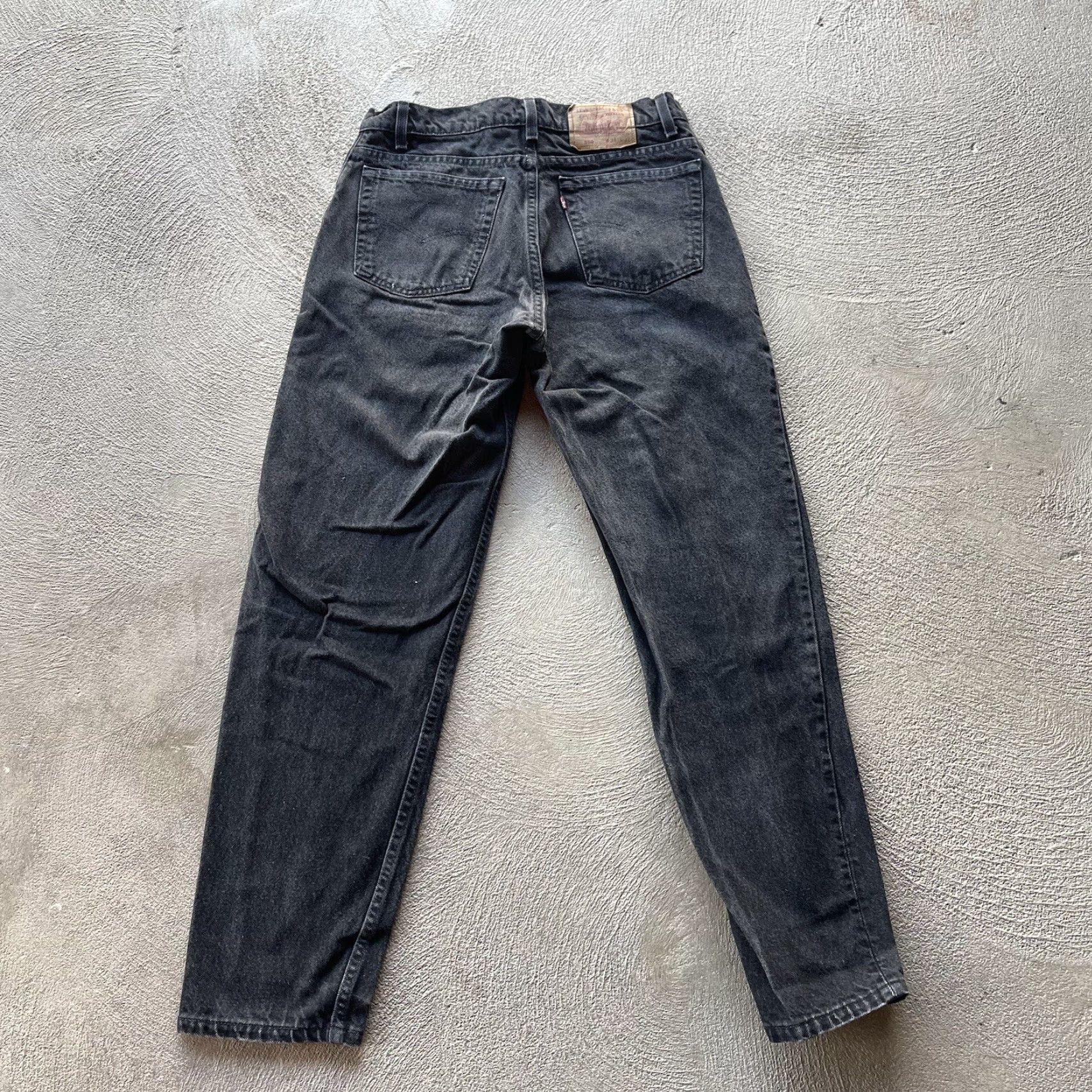 Levi's VINTAGE Levi's Jeans Mens 32x32 550 Relaxed Straight Denim Black 90s Logo Embroidered Mens American Western 32 Regular Men Size US 32 / EU 48 - 2 Thumbnail