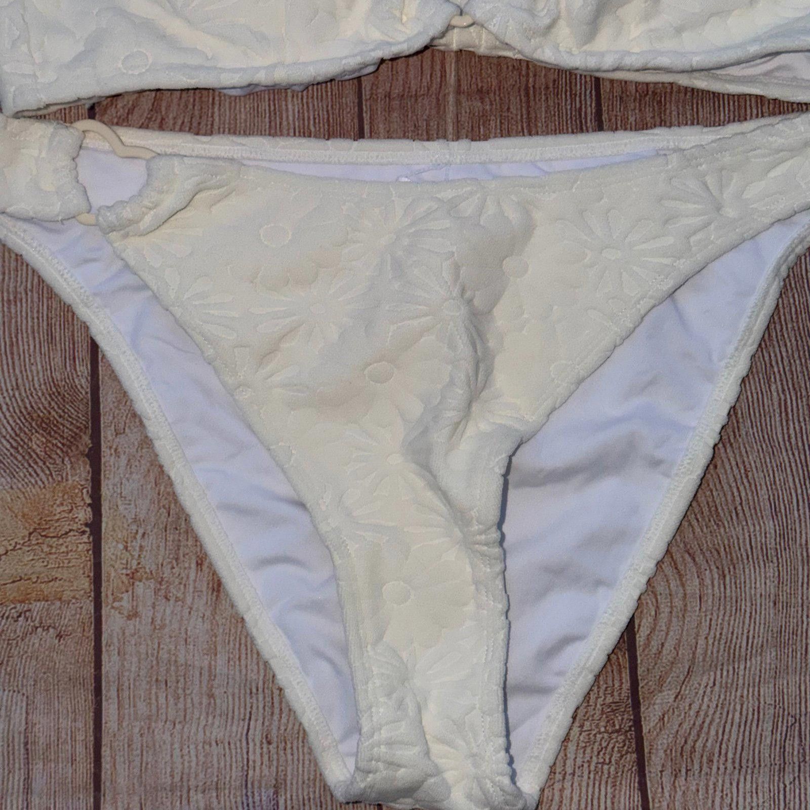 Other Cupshe Large Cream Floral Textured Bikini Set NWT Size ONE SIZE - 3 Thumbnail