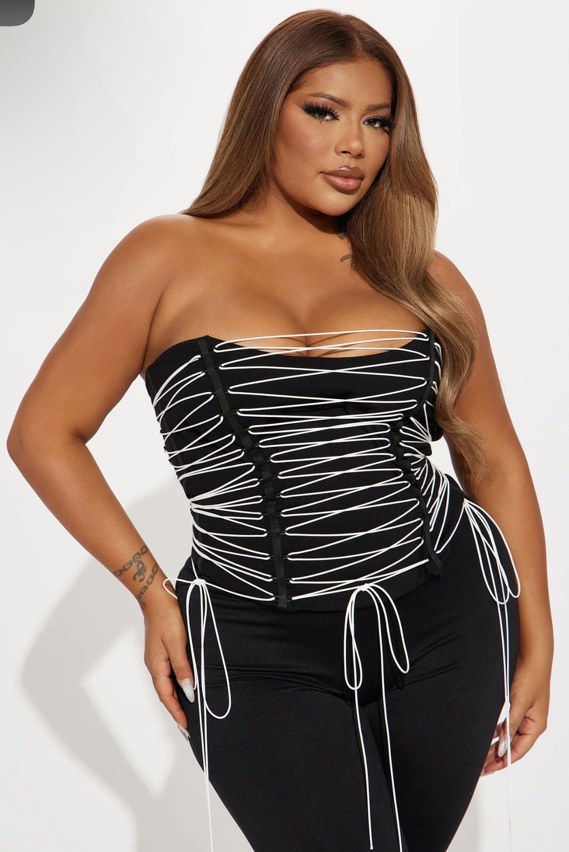 Fashion Nova Hot List Strappy Corset top Size L / US 10 / IT 46 - 1 Thumbnail