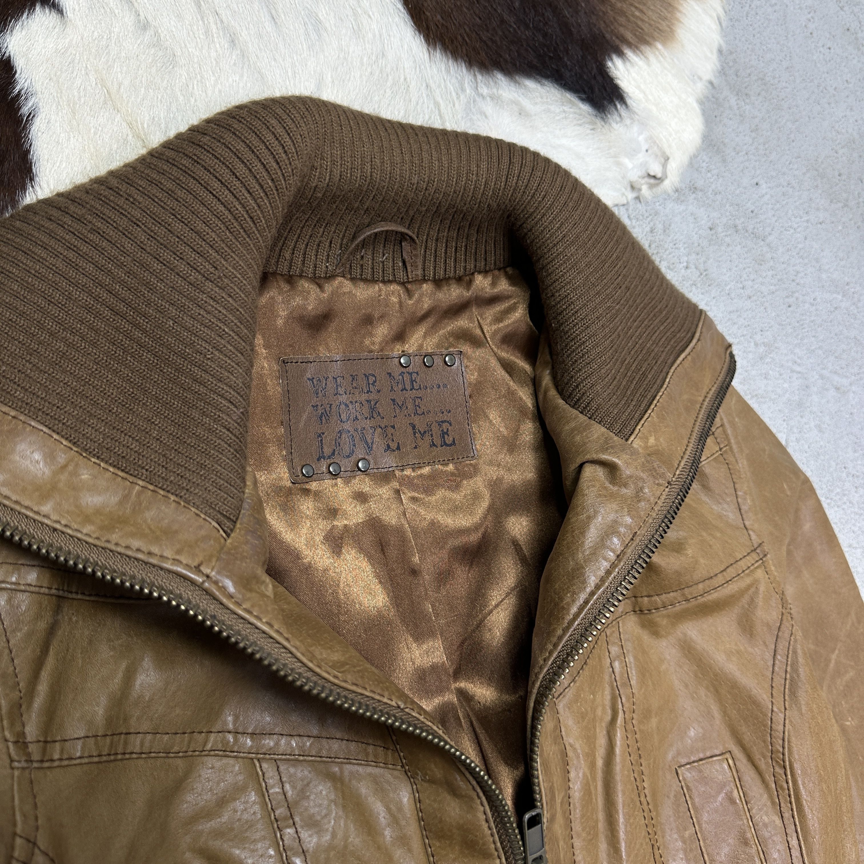 Vintage Vintage Cropped Moto Biker Camel Brown Leather Jacket 00s Size US S / EU 44-46 / 1 - 4 Thumbnail