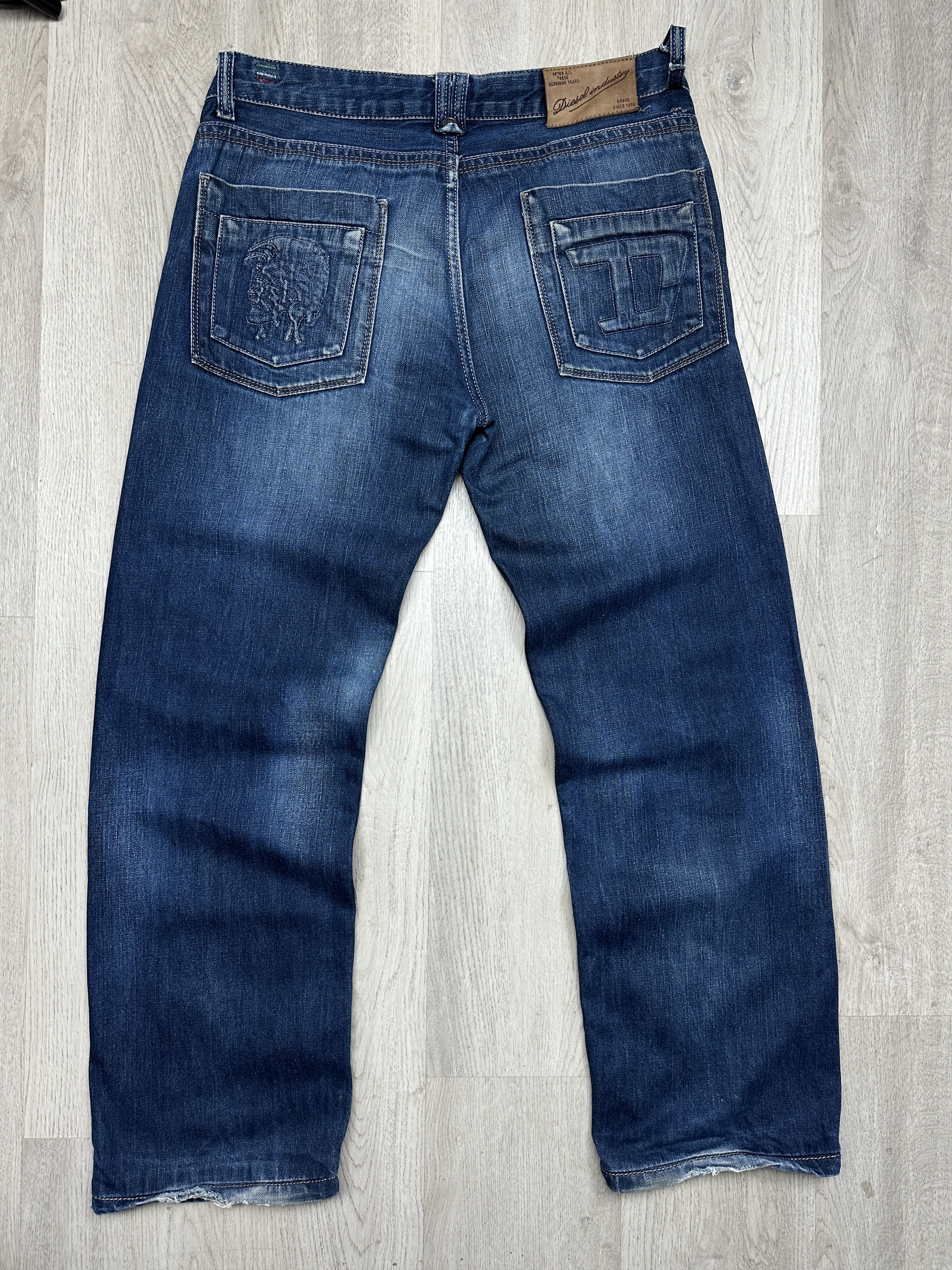Diesel Diesel 90s Vintage Mens Denim Pants Big Logo Jeans Size US 34 / EU 50 - 1 Thumbnail