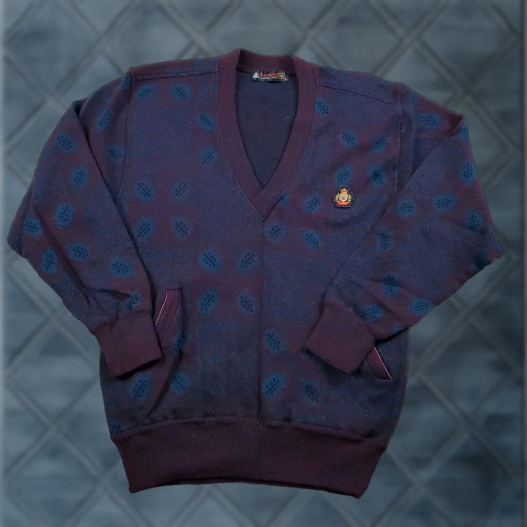 Vintage VINTAGE 90s Sweater Large Womens Blue Turtle Print Wool V-Neck Pockets Size L / US 10 / IT 46 - 1 Thumbnail