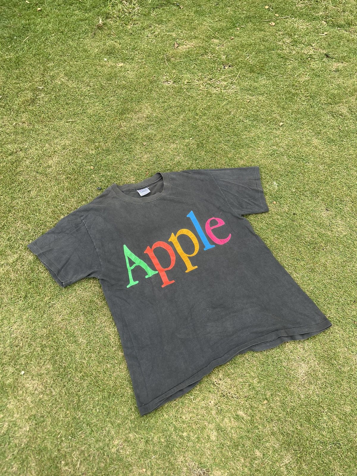 Apple Vintage 90s Apple tees Sun Faded TEES Size US L / EU 52-54 / 3 - 2 Thumbnail