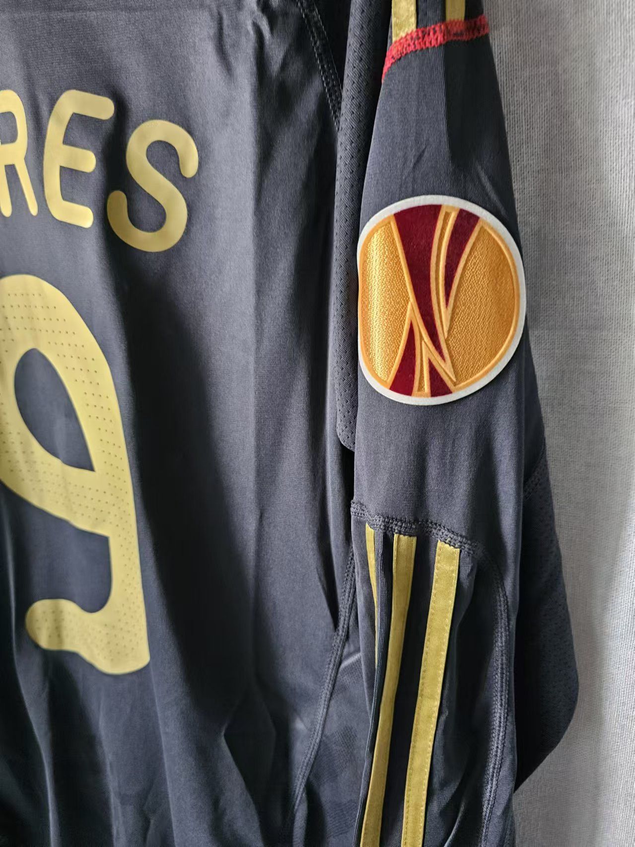 Other 2009 10 Liverpool 9 Torres Jersey Away Size US M / EU 48-50 / 2 - 3 Thumbnail