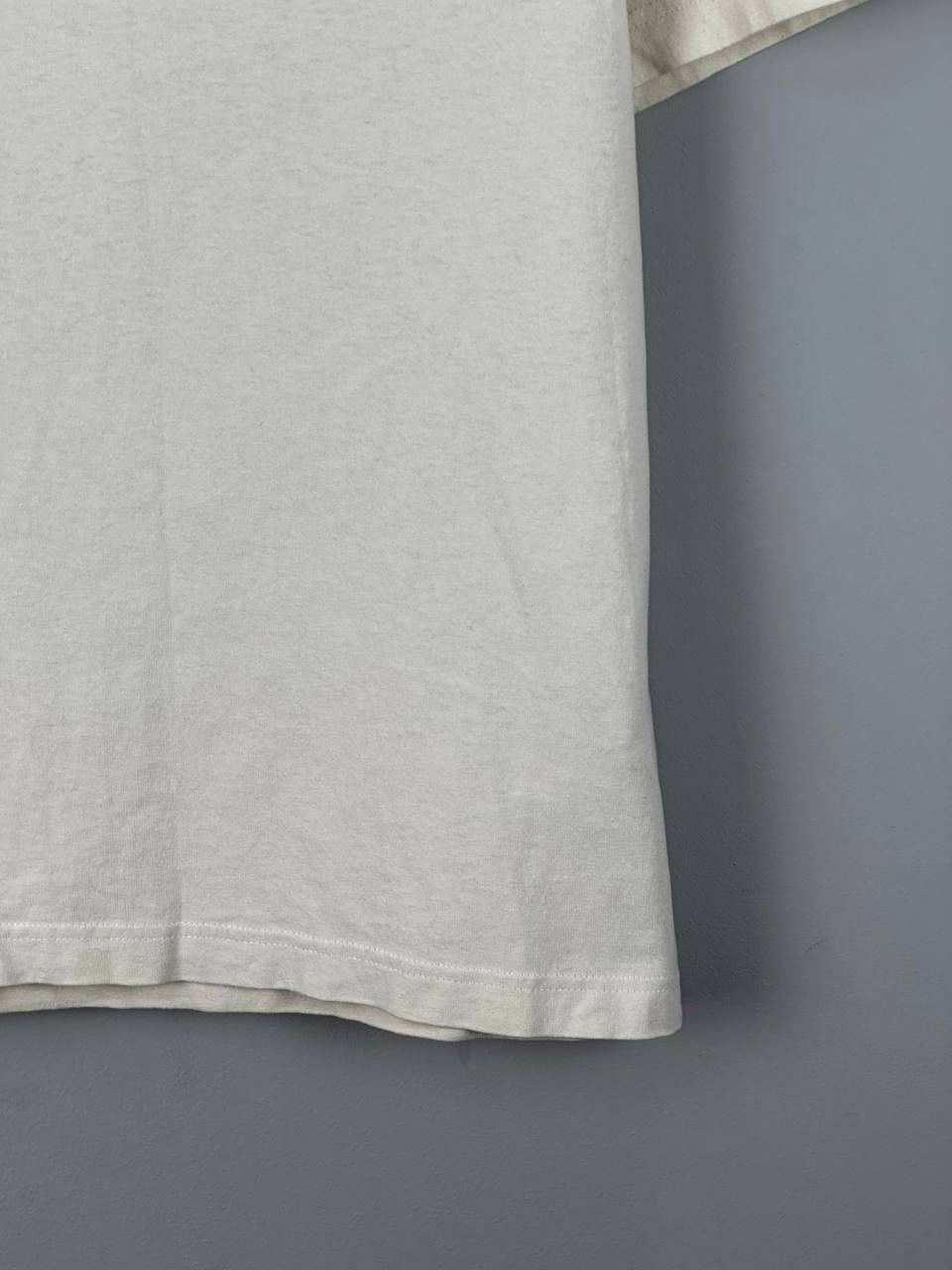 Axel Arigato Axel Arigato Basic Beige Logo T Shirt Luxury Size US M / EU 48-50 / 2 - 7 Thumbnail