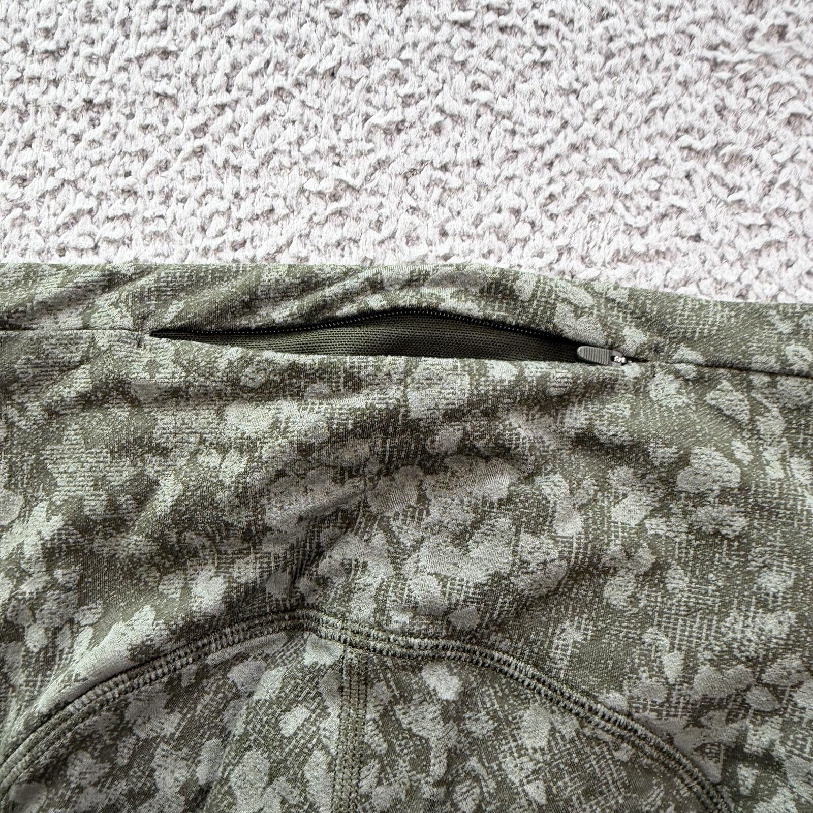 Lululemon Lululemon Floral Camo High Rise Leggings Womens 4 Yoga Pants Size 27" / US 4 / IT 40 - 7 Thumbnail