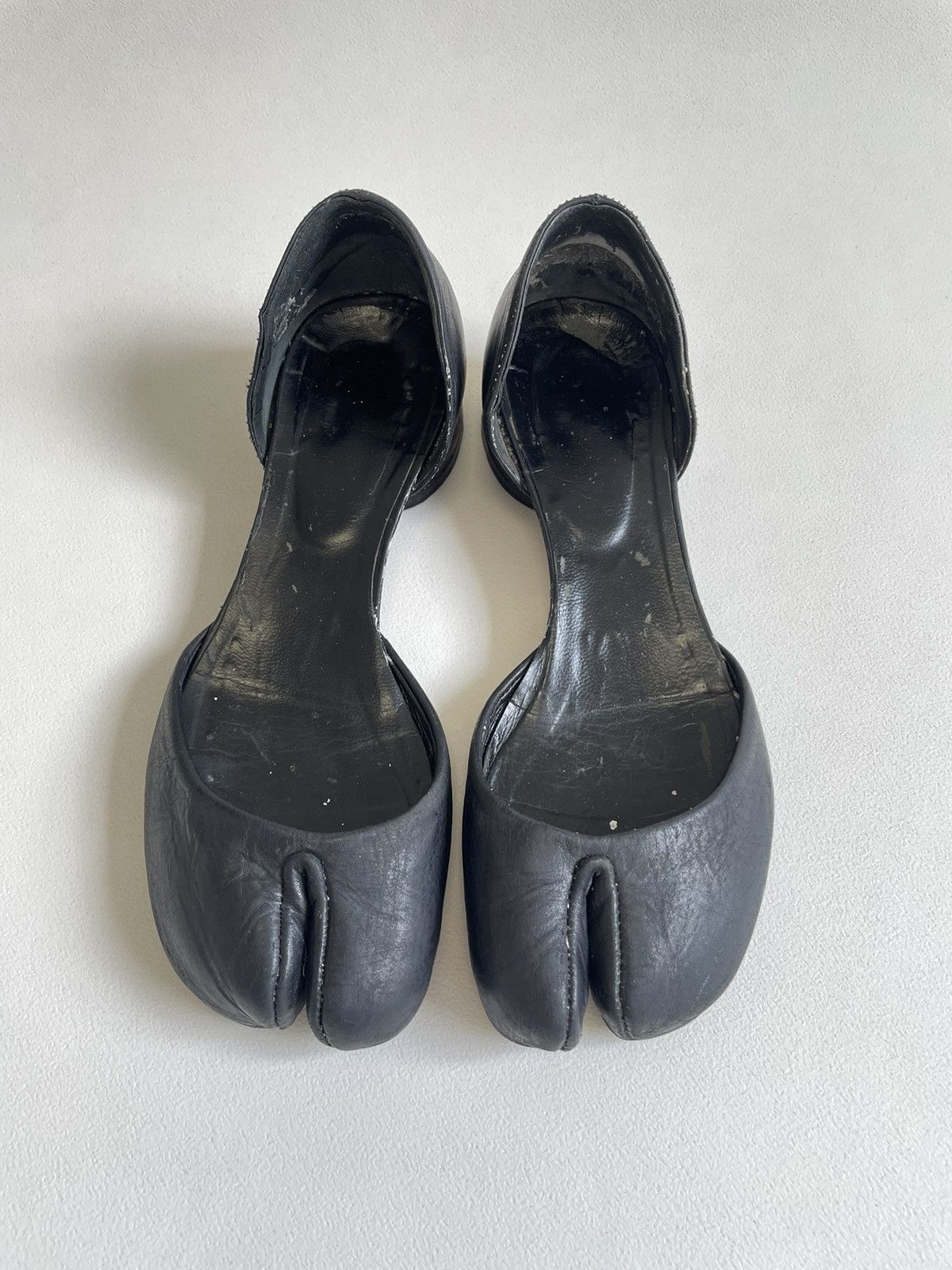Maison Margiela 1990s Black Painted Mule Tabi Shoes Size US 8 / IT 38 - 2 Thumbnail