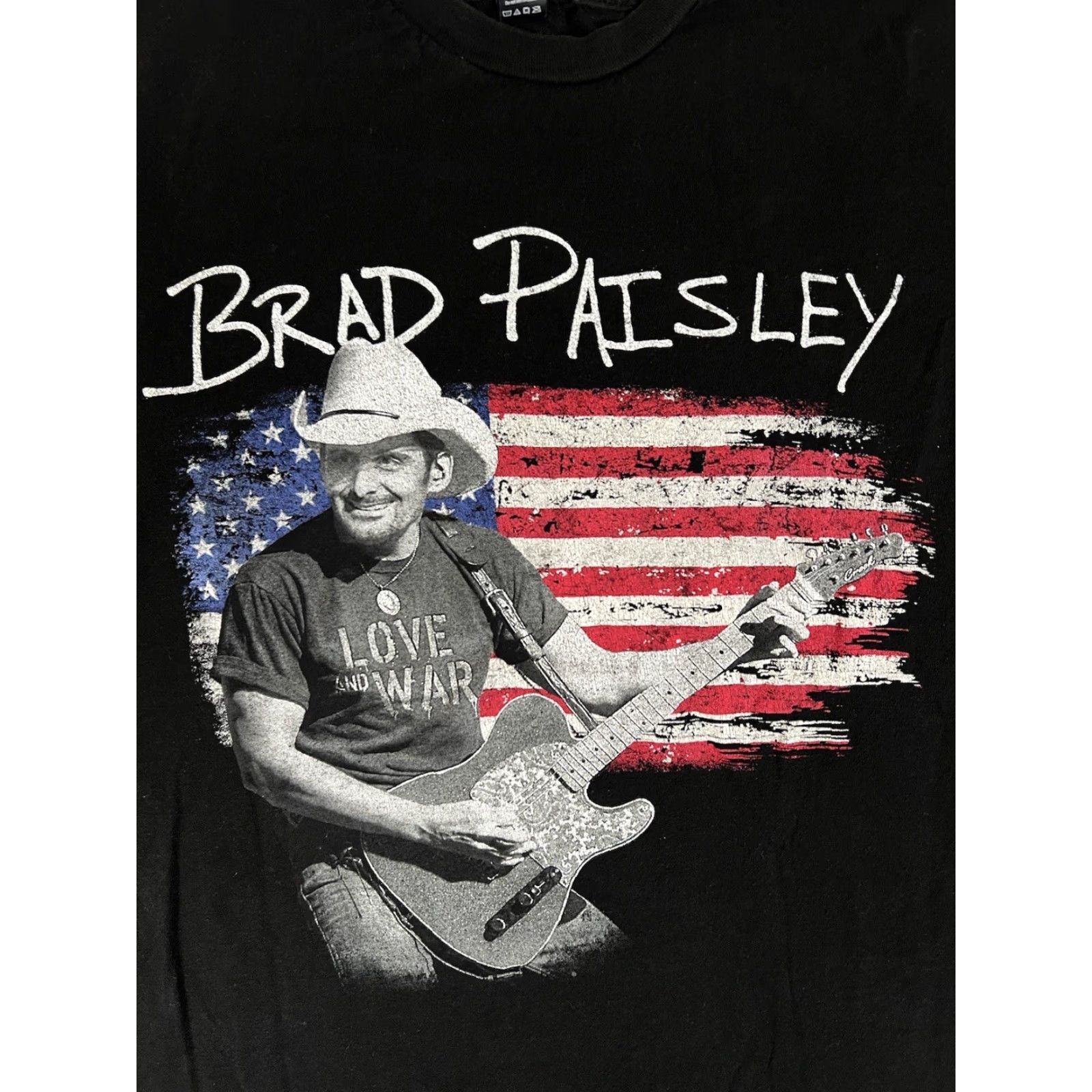Tultex Brad Paisley Love And War Concert T-Shirt M Double-Sided Black Men Medium Shirt Size US M / EU 48-50 / 2 - 2 Thumbnail