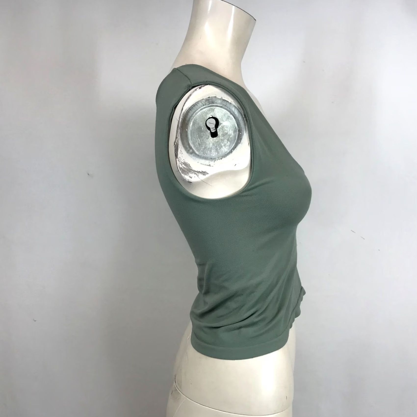 Vintage INTIMATELY FREE PEOPLE - WOMEN'S M/L - GREEN SLEEVELESS SCOOP NECK CROP TOP - PRE-OWNED GOOD Size M / US 6-8 / IT 42-44 - 4 Thumbnail