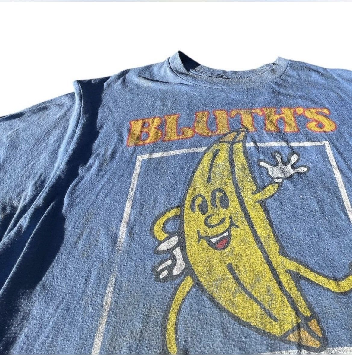 Hot Topic Vintage Y2K Arrested Development Bluth's Banana T-Shirt. Size US M / EU 48-50 / 2 - 4 Thumbnail