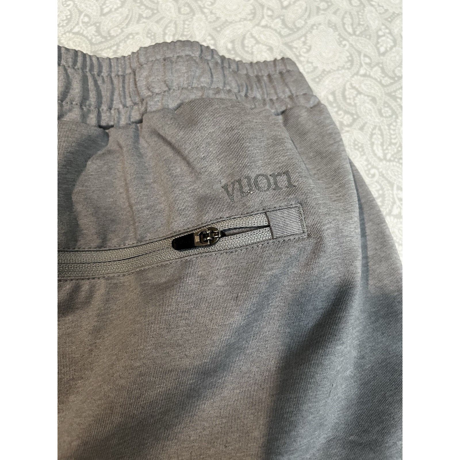 Vuori Vuori Men's Performance Jogger Gray Size Medium Zip Pockets Size US 32 / EU 48 - 7 Thumbnail