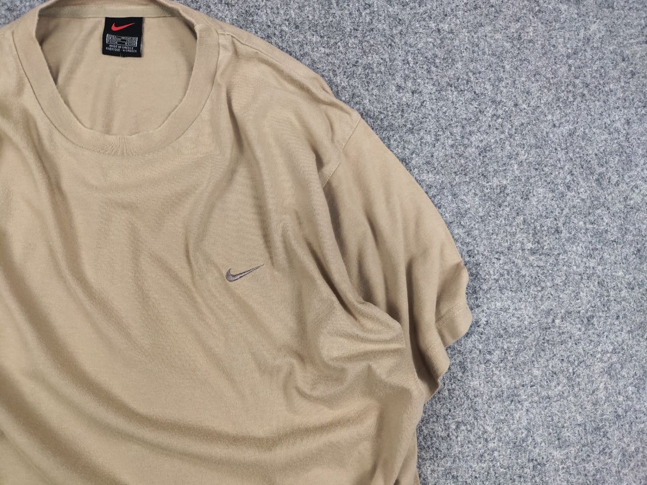 Nike Vintage 90's Nike Swoosh Oversized Beige Shirt USA Y2K Style Size US L / EU 52-54 / 3 - 7 Thumbnail