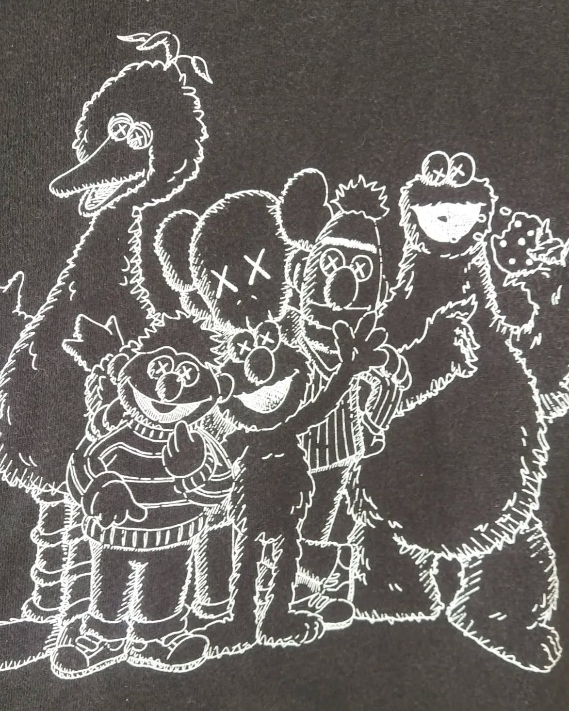 Kaws × Uniqlo UNIQLO x Kaws x Sesame Street Official Hoodie Size M / US 6-8 / IT 42-44 - 2 Thumbnail