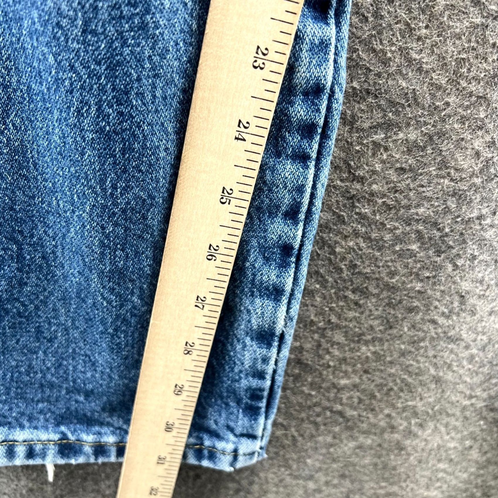 Wrangler Wrangler Jeans Mens 33x32 Denim Cowboy Cut 936 Slim USA Vintage Light Blue 5-Pocket Cowboy Wrangler Cowboy Cut Mens Jeans Size 33 Regular Fit White? Size US 33 - 4 Thumbnail