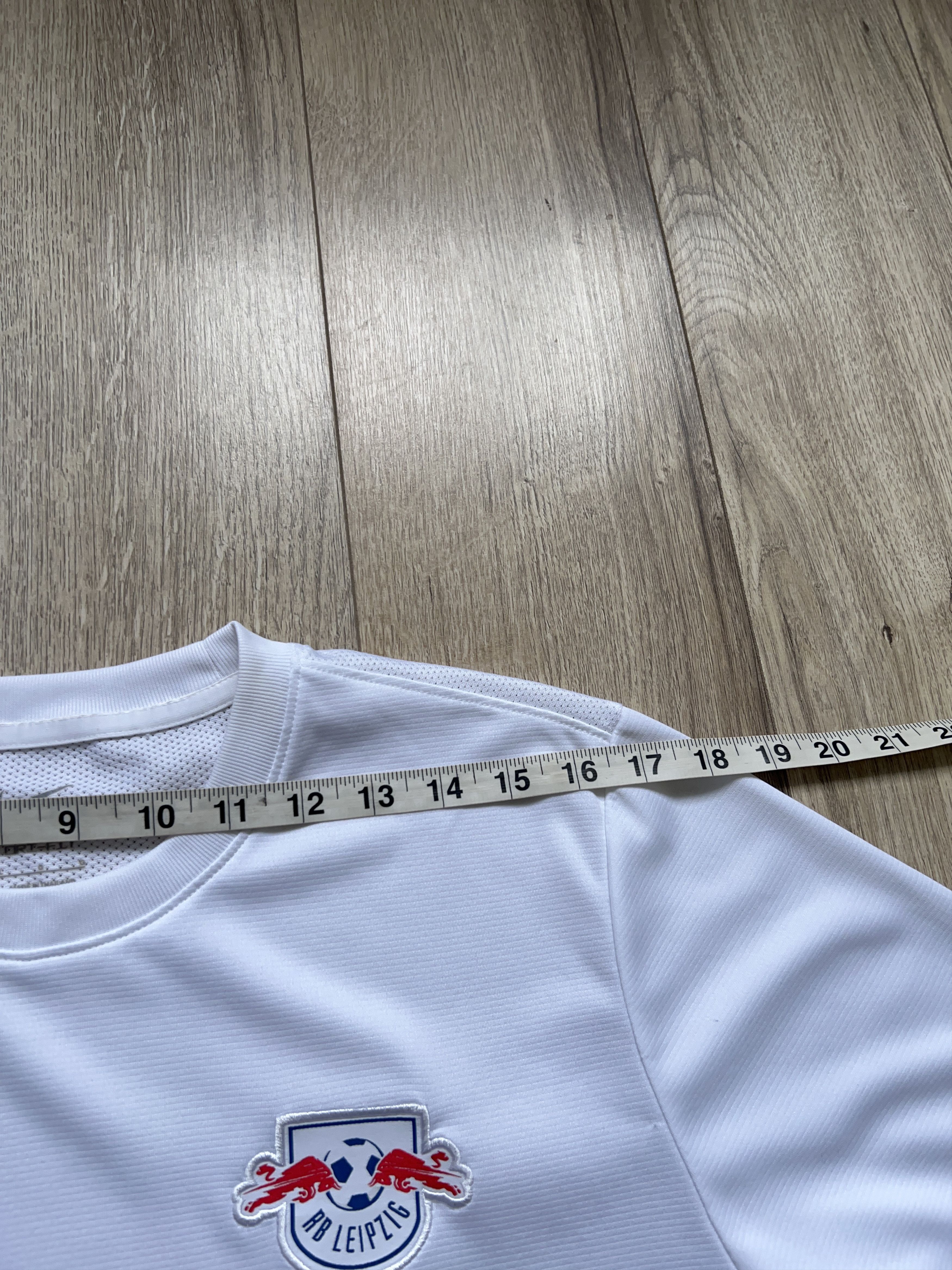 Nike Mens Leipzig White Football Soccer Shirt Jersey Size L Size US L / EU 52-54 / 3 - 6 Thumbnail