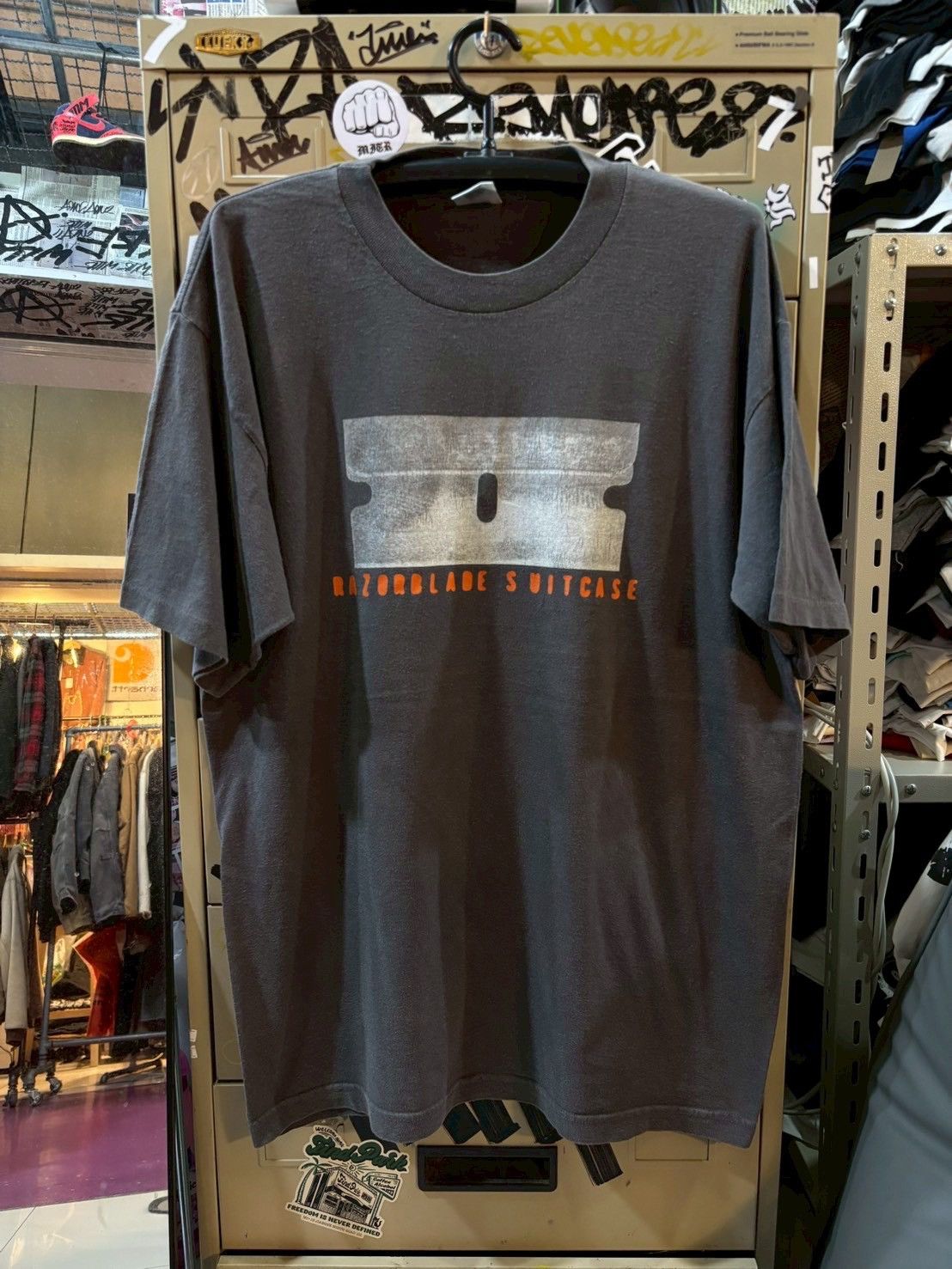 Band Tees BUSH vintage tee 90’s Size US XL / EU 56 / 4 - 1 Thumbnail