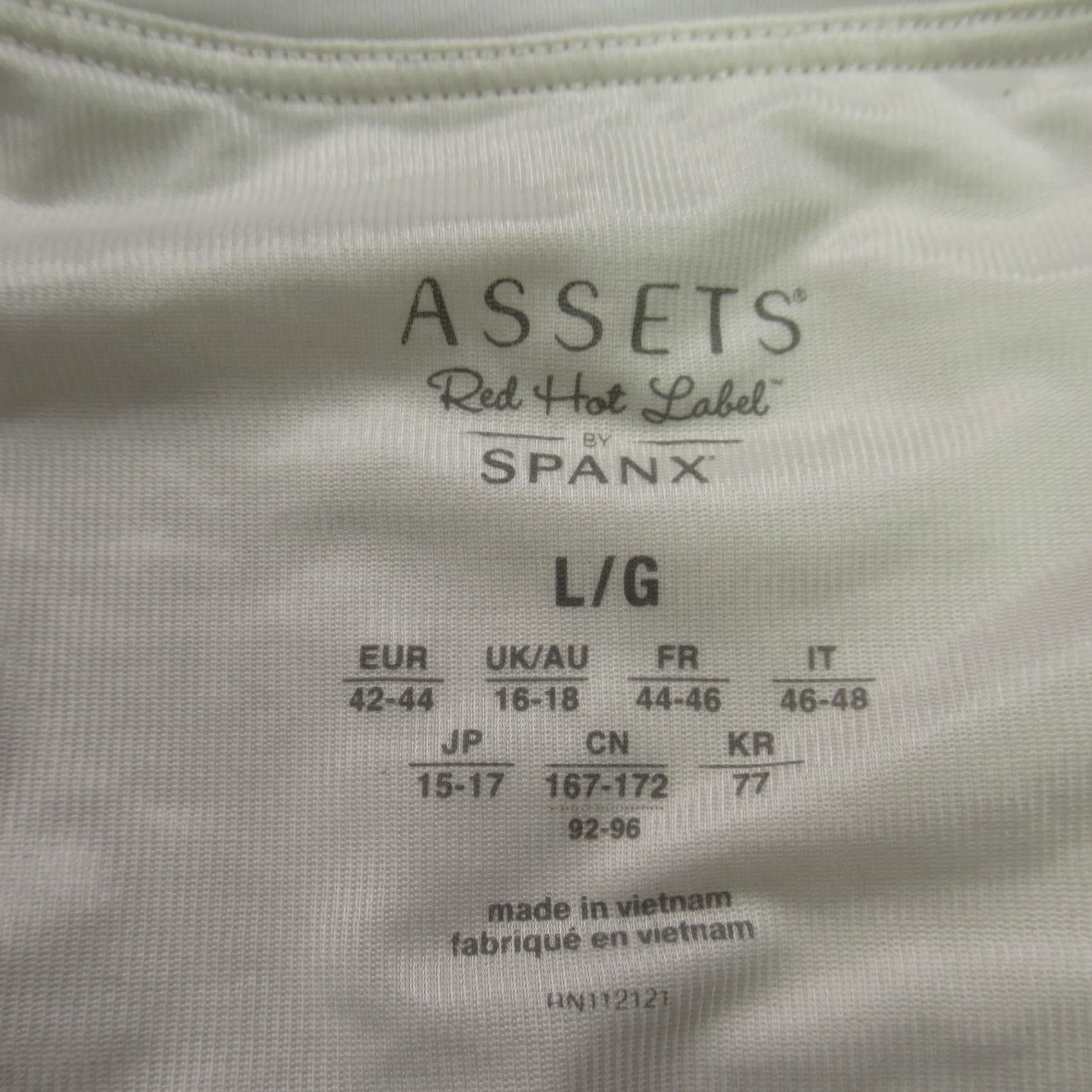 Spanx Spanx Shirt Large Sleeveless Activewear White Crew Neck Lightweight Womens Size L / US 10 / IT 46 - 4 Thumbnail