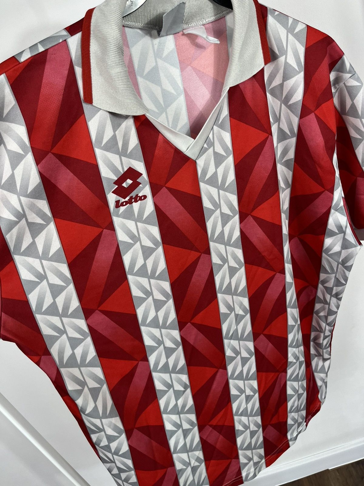 Lotto Sport Vintage Lotto Calcio Italia Red Geometric Soccer Jersey Size US XL / EU 56 / 4 - 7 Thumbnail