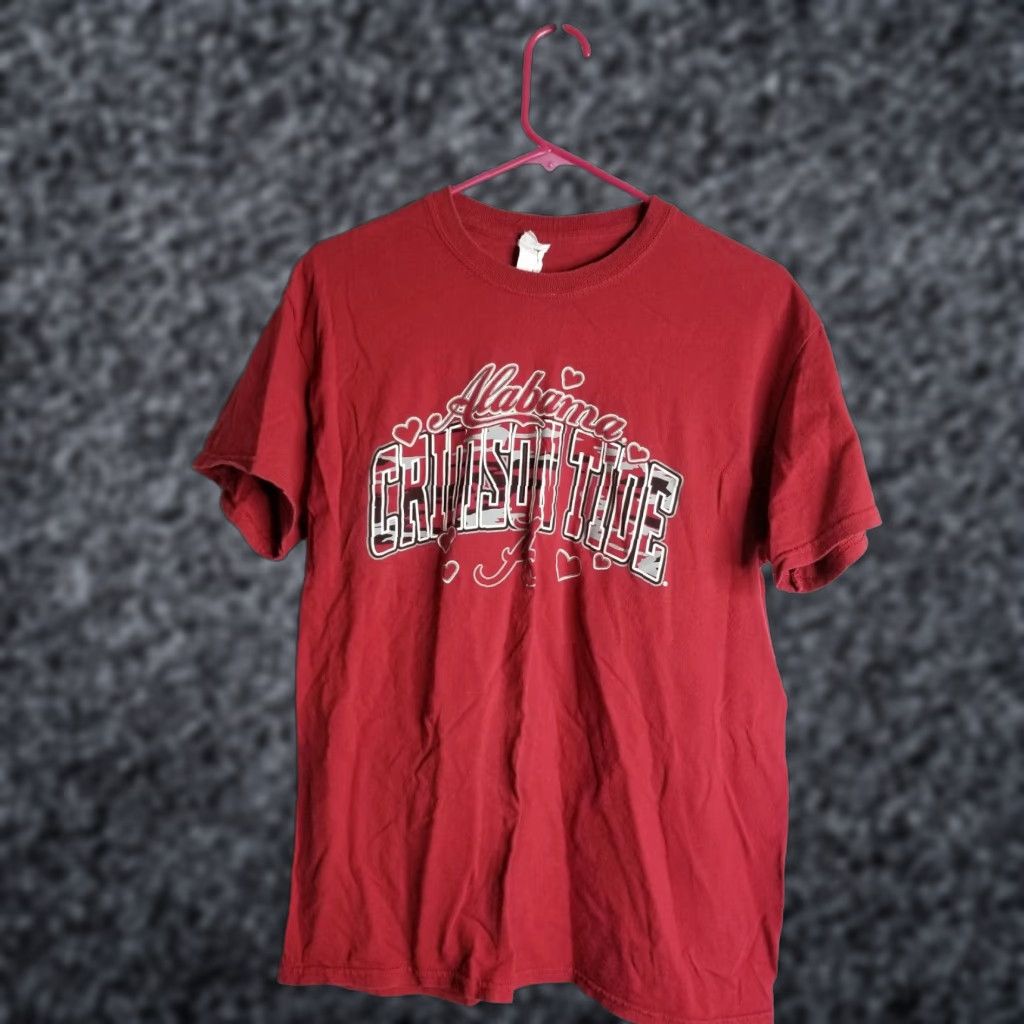 Anvil VINTAGE Retro Anvil T-Shirt Mens M ALABAMA CRIMSON TIDE Heart Logo Distressed Red 100% Cotton Graphic Tee Crew Neck Short Sleeve Logo Mens Size US M / EU 48-50 / 2 - 1 Thumbnail