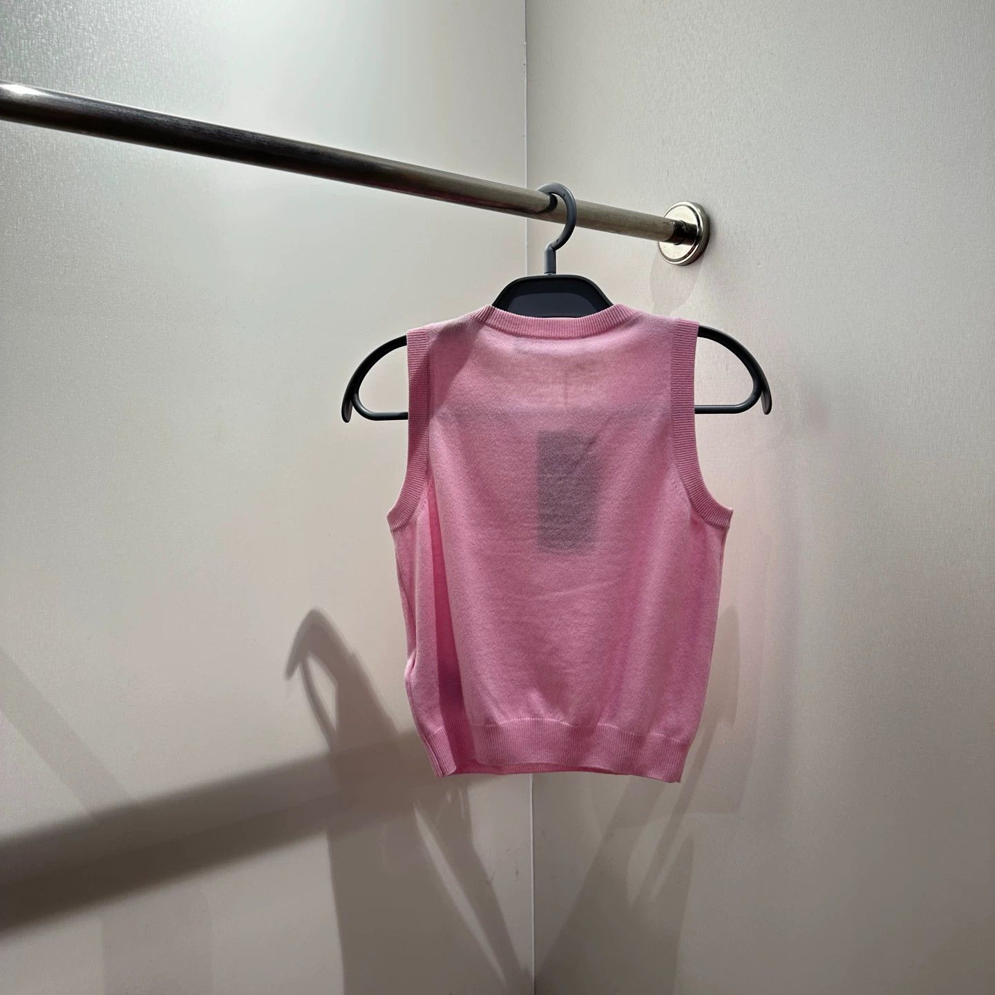 Versace Versace may769 beaded crew sleeveless wool knit top 36 Size XS / US 0-2 / IT 36-38 - 2 Thumbnail