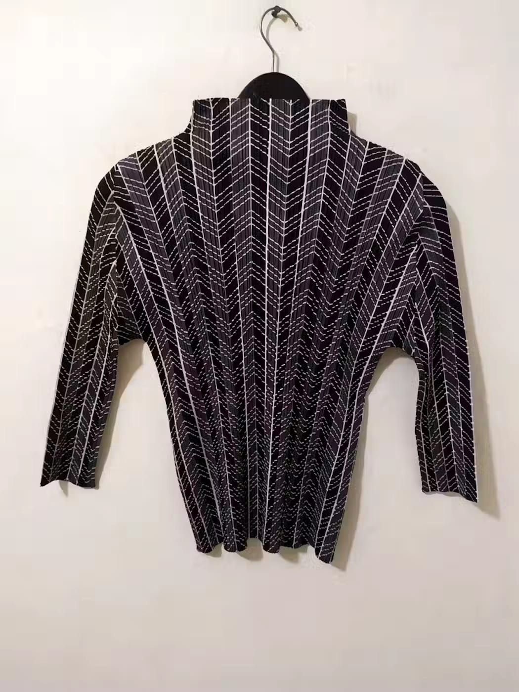 Pleats Please Issey Miyake PLEATS PLEASE ISSEY MIYAKE LONGSLEEVE STRETCHABLE WOMEN Size L / US 10 / IT 46 - 6 Thumbnail