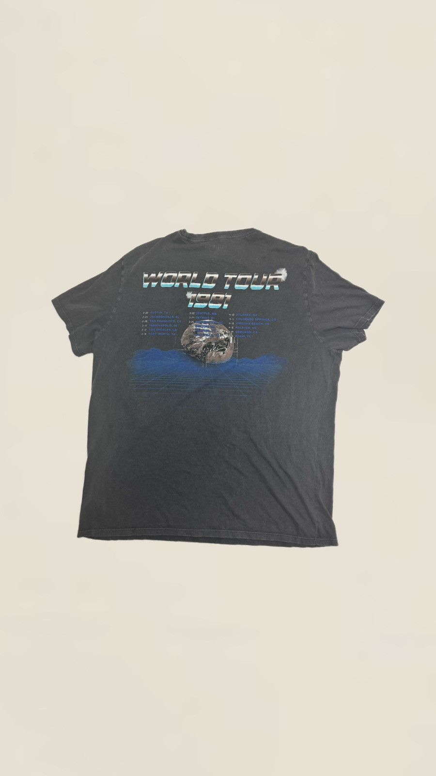 Guess Nocturnal “Que salga la Luna” guess x vintage Size US XXL / EU 58 / 5 - 2 Thumbnail