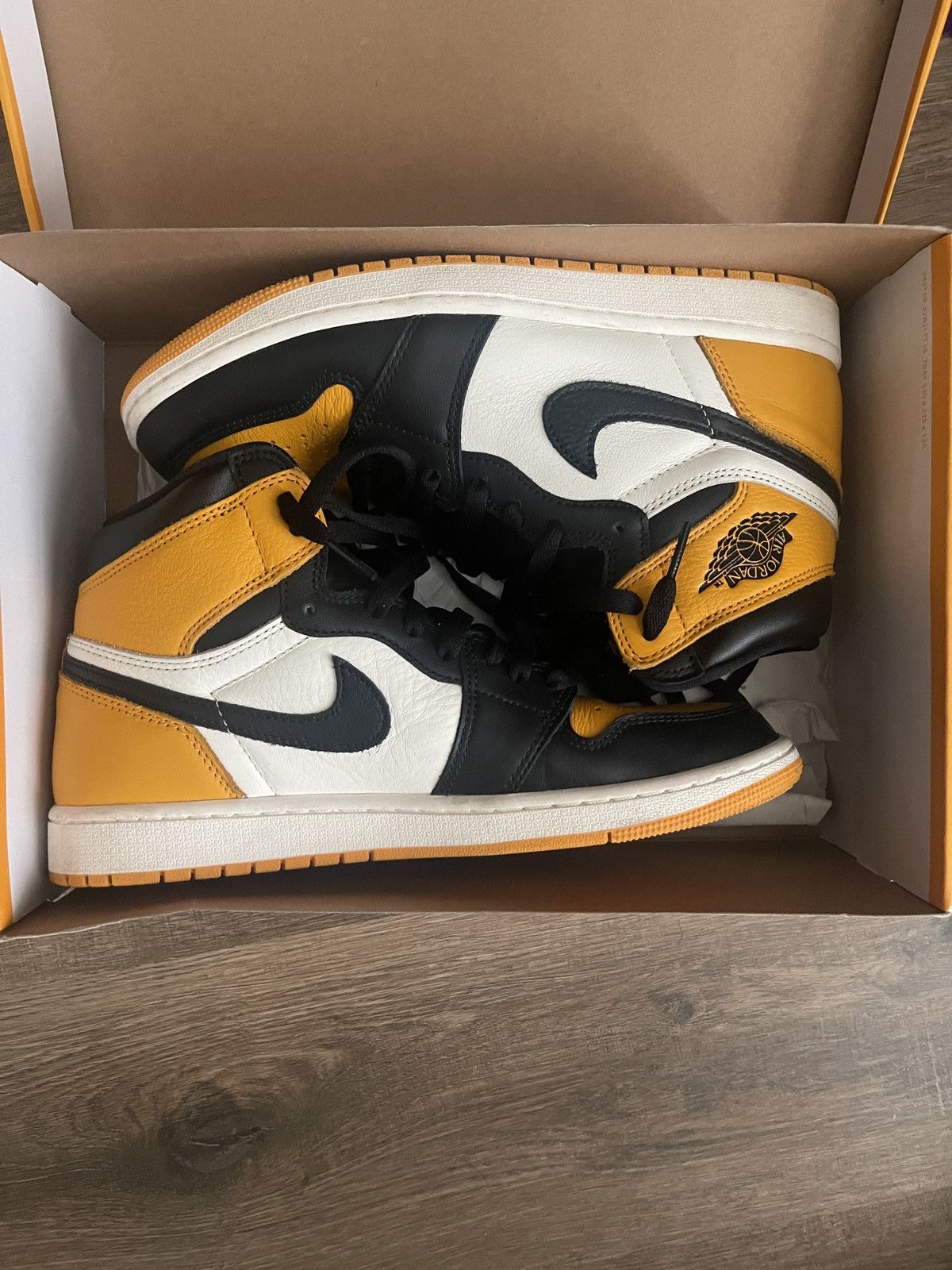 Jordan Brand × Nike Air Jordan 1 Retro High Og Yellow Toe Size US 10 / EU 43 - 3 Thumbnail