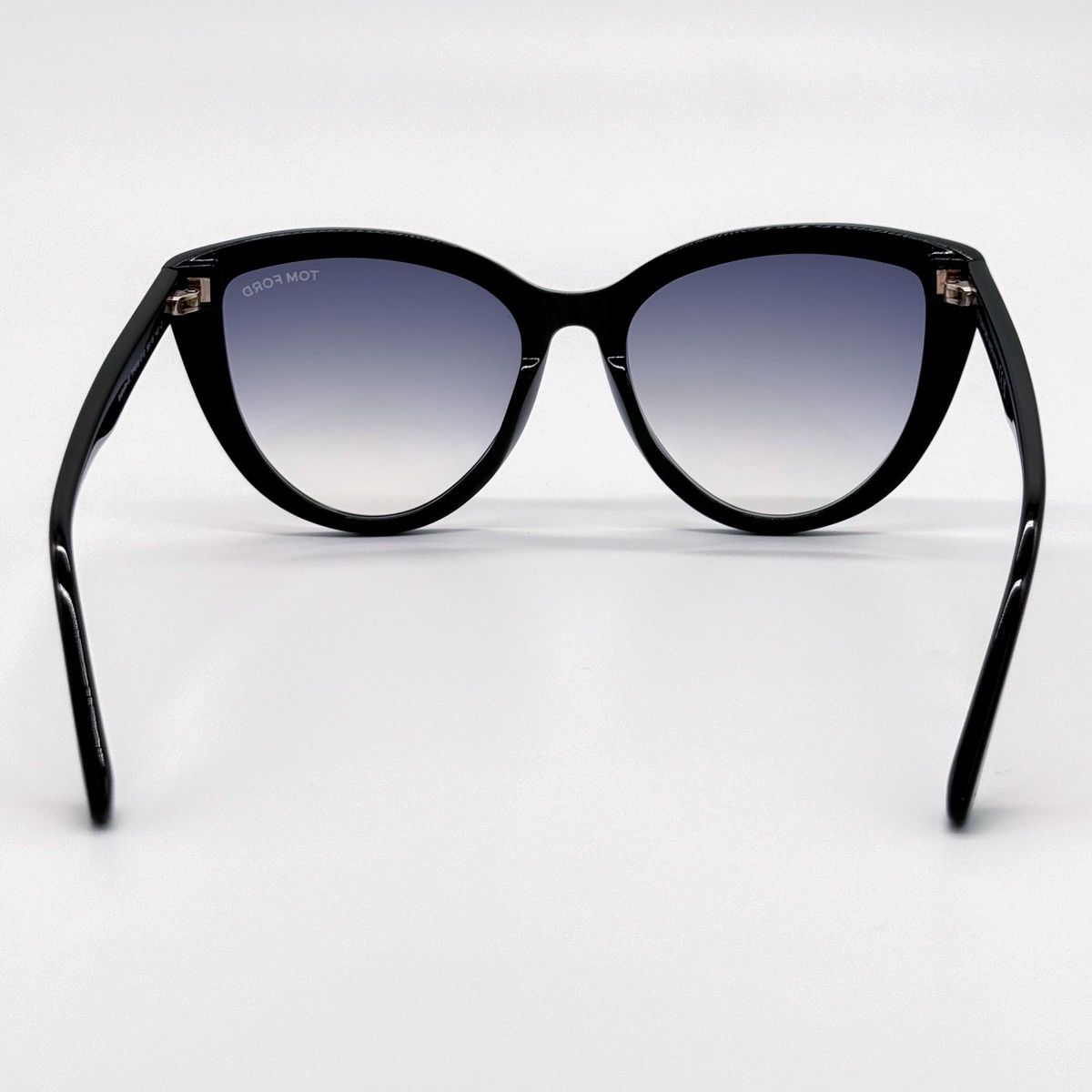 Tom Ford NEW TOM FORD ISABELLA-02 TF915 01B WOMEN SUNGLASSES FT0915/S Size ONE SIZE - 7 Thumbnail