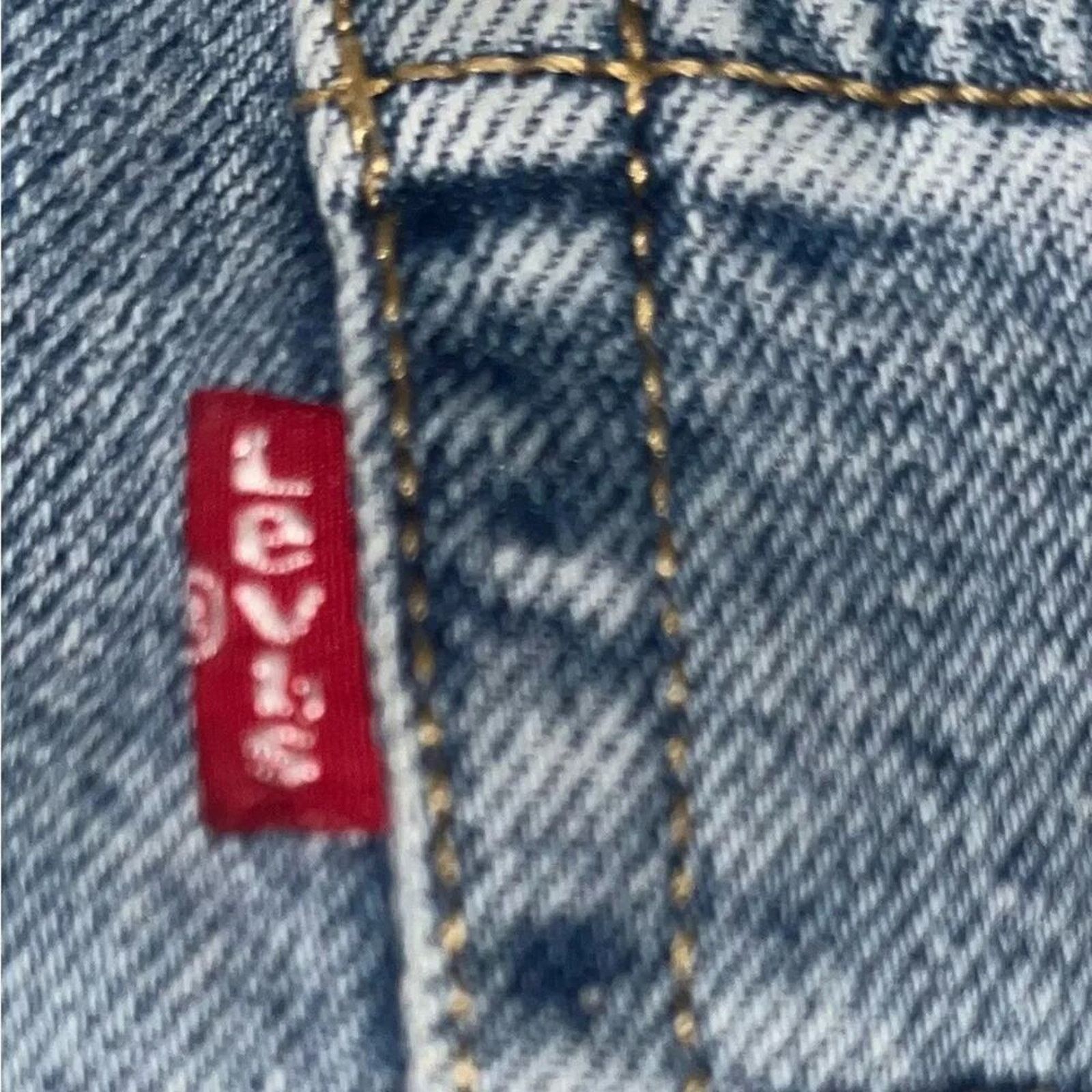 Levi's Levi’s 501 jeans, size 6. These are five pocket, button fly Size 28" / US 6 / IT 42 - 5 Thumbnail