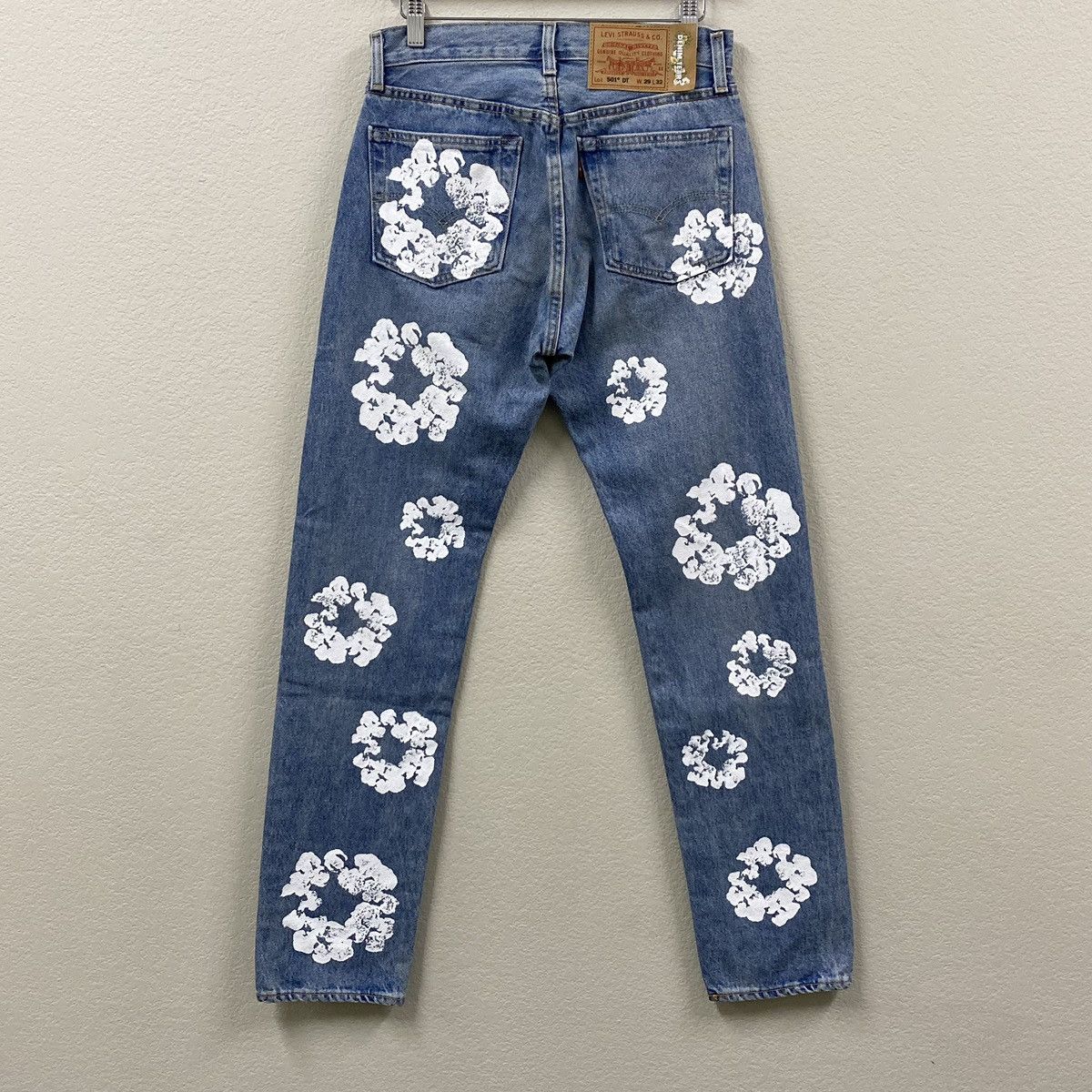 DENIM TEARS × Levi's THE COTTON WREATH JEAN VINTAGE LIGHT WASH (34x34) Size US 34 / EU 50 - 4 Thumbnail