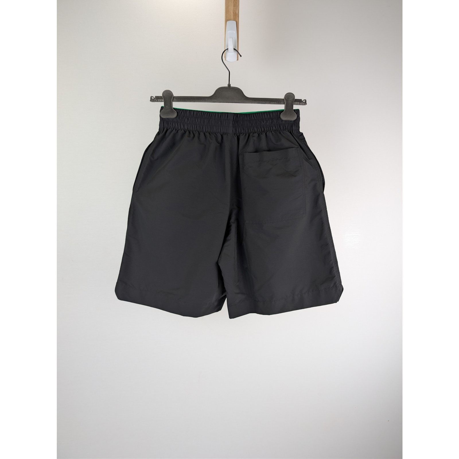 Bottega Veneta o1rshd1 Lightweight Technical Nylon Shorts in Black Size US 30 / EU 46 - 14 Thumbnail