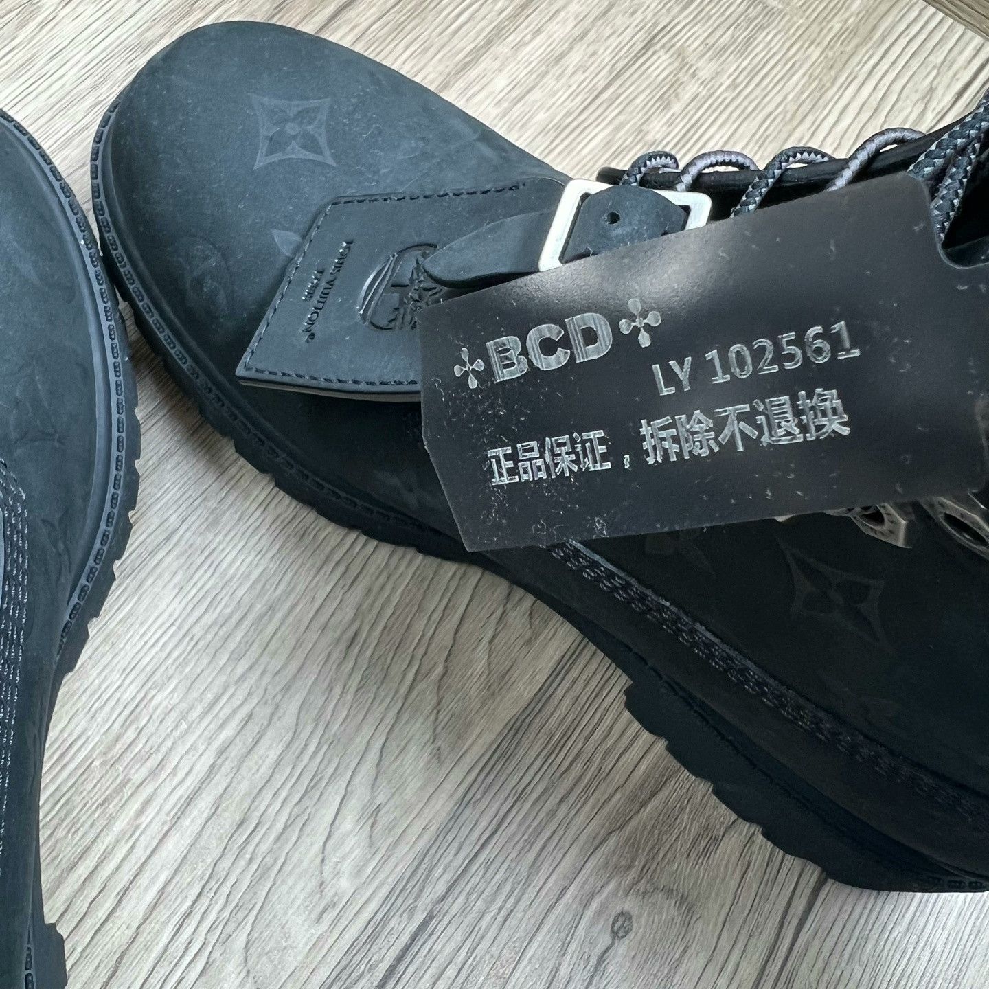 Louis Vuitton Louis Vuitton x Timberland Black Monogram Short Boots Size US 8 / EU 41 - 8 Thumbnail