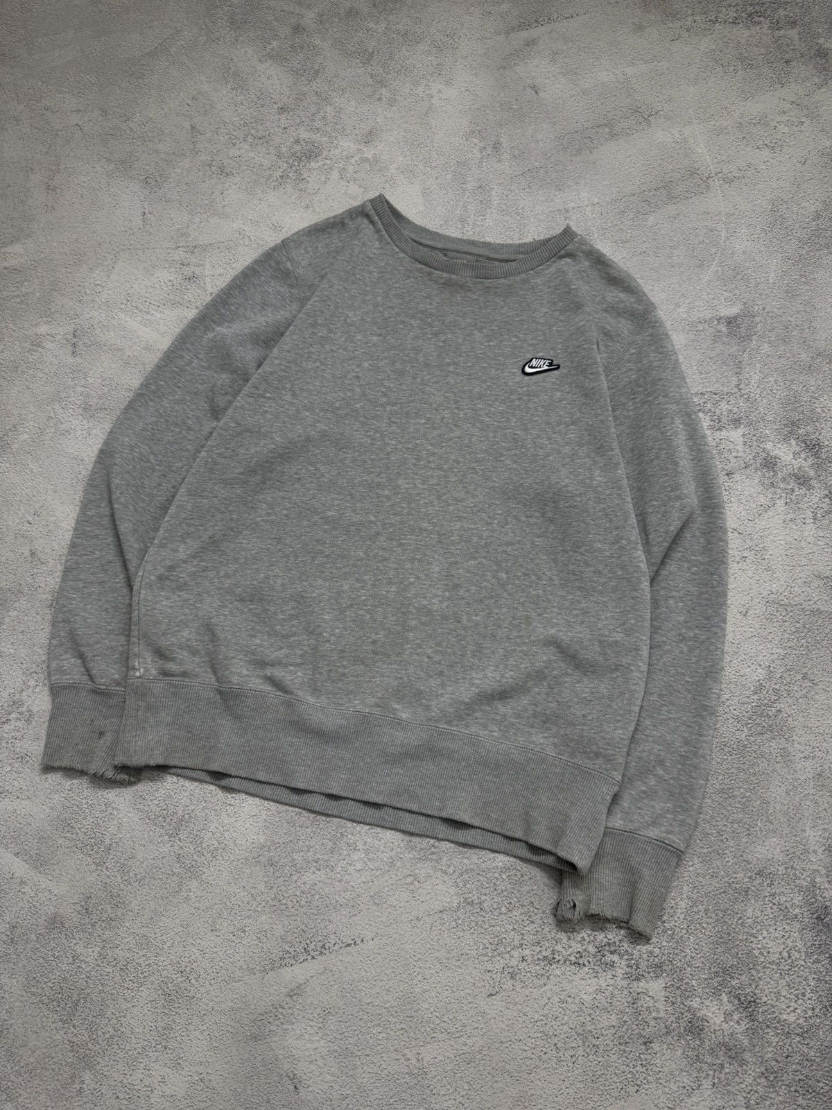 Nike Vintage Y2k Nike 🤍 Mini Logo Sweatshirt 00’s Size US M / EU 48-50 / 2 - 3 Thumbnail