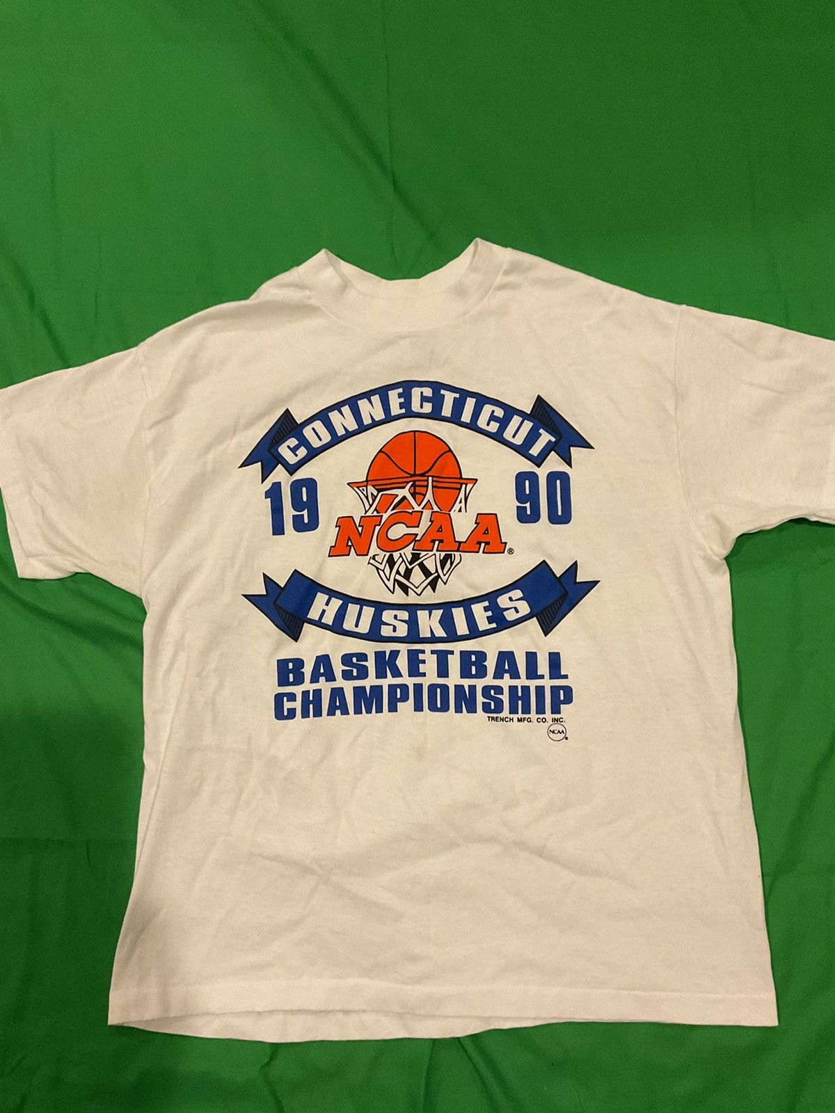NCAA × Vintage 1990 Connecticut Huskies NCAA Basketball Championship Tshirt Size US XL / EU 56 / 4 - 1 Thumbnail