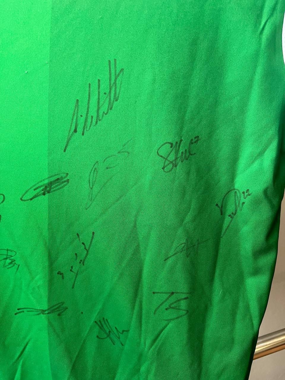Sports Specialties 2017/18 ST GALLEN SIGNED HOME SOCCER JERSEY FOOTBALL SHIRT L Size US L / EU 52-54 / 3 - 16 Thumbnail
