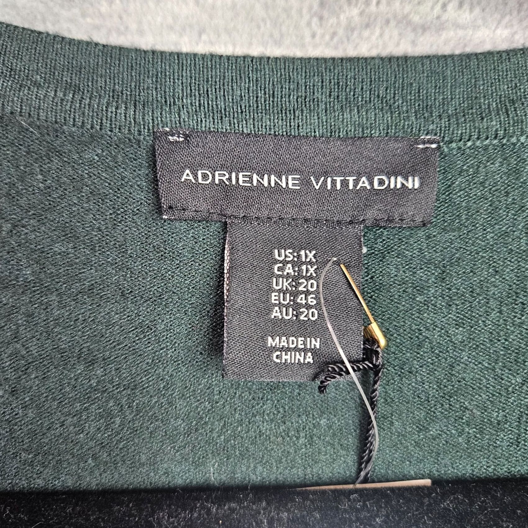 Vintage Adrienne Vittadini Women's 1X V-Neck Stud Green Long Sleeve Knit Pullover Sweater Size XL / US 12-14 / IT 48-50 - 3 Thumbnail
