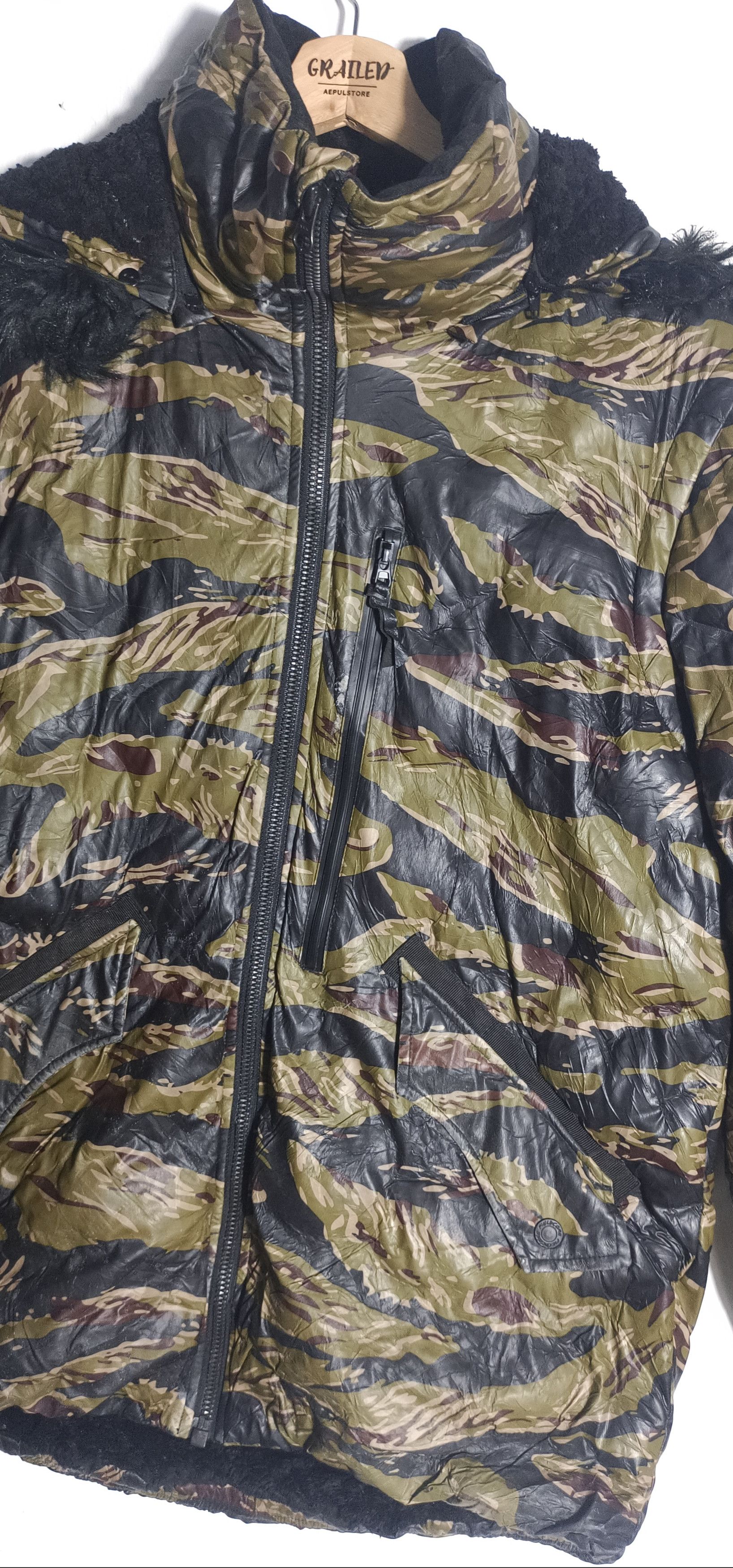 Japanese Brand × Outdoor Research × Vexed Generation 2000s Field Core 2 way Puffer Camo Size US XXL / EU 58 / 5 - 5 Thumbnail