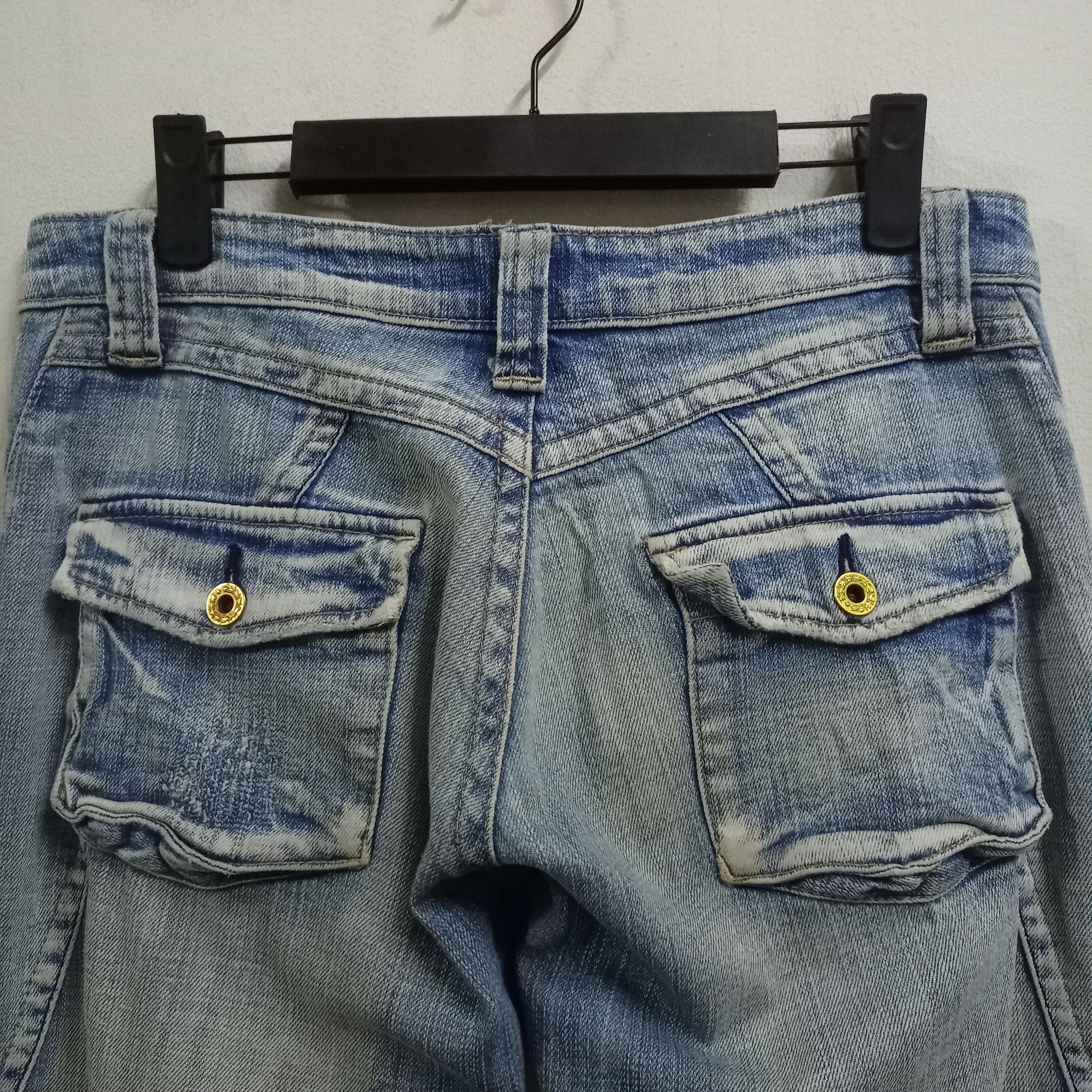 Japanese Brand Vintage Japanese Brand Flared Distressed Bell Bottoms Jeans Size 32" / US 10 / IT 46 - 7 Thumbnail