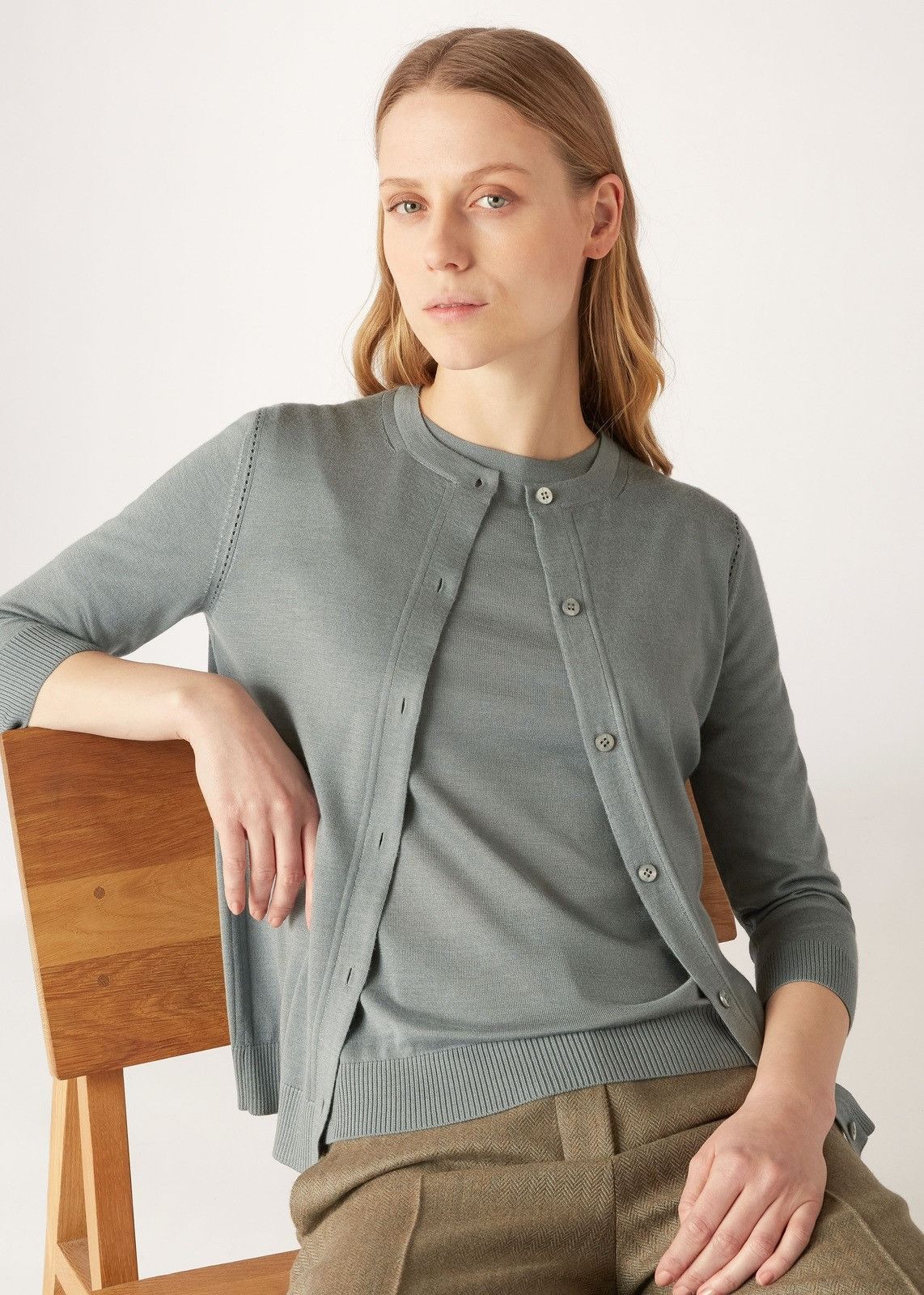 Loro Piana o1srvl11e1124 Long-Sleeved Roundneck Cardigan in Grey Size S / US 4 / IT 40 - 5 Thumbnail