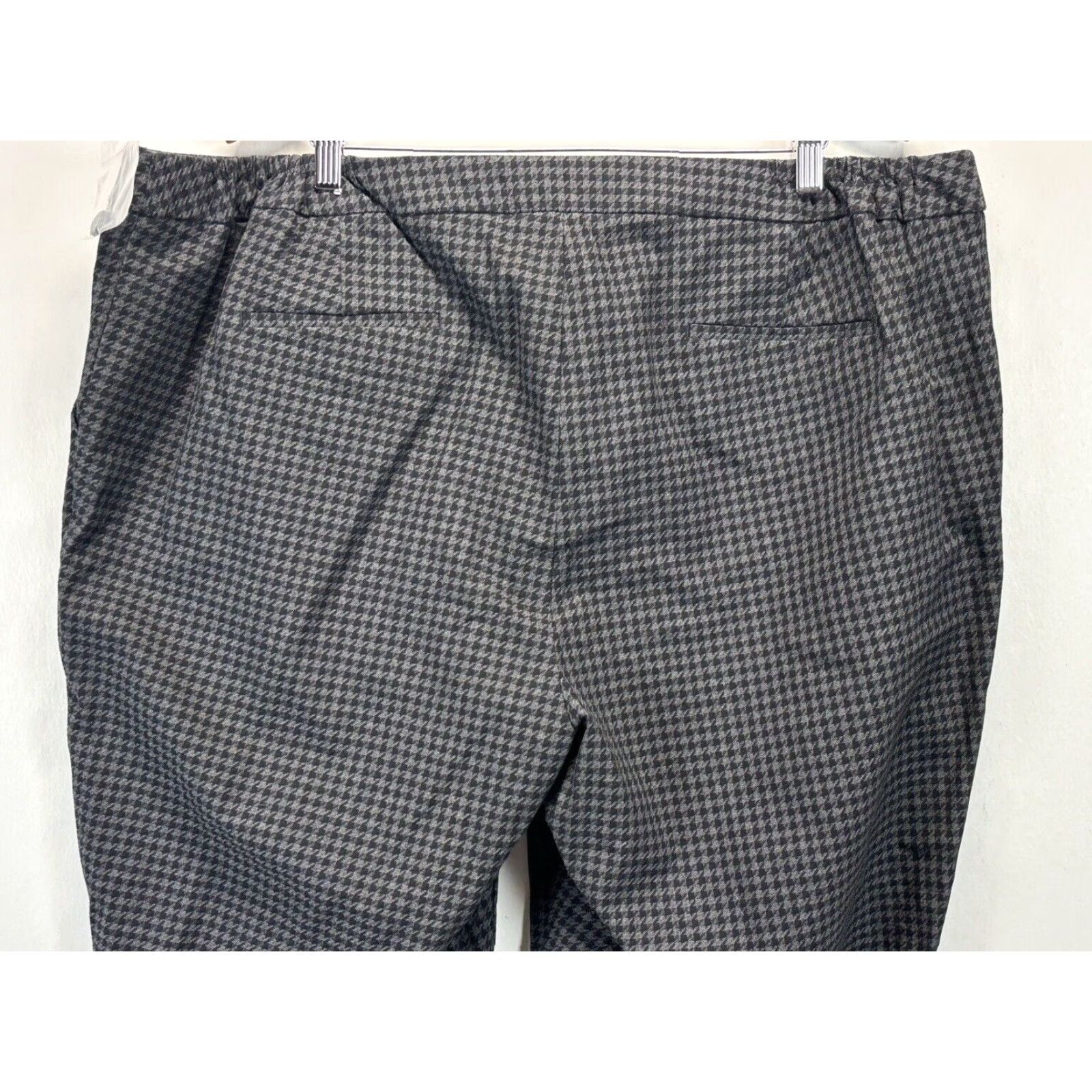 Talbots NEW Talbots Hampshire Plus Size 24W Houndstooth Ankle Pants with Buttons, Black Grey Womens Size 42" / US 20 - 4 Thumbnail