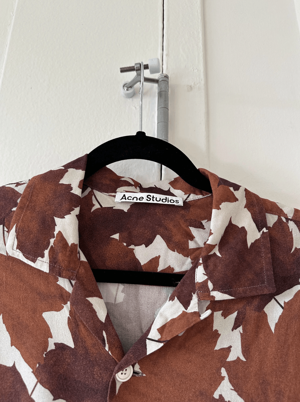 Acne Studios Acne Studios Leaves Camp Collar Button Up Shirt Size US L / EU 52-54 / 3 - 2 Thumbnail