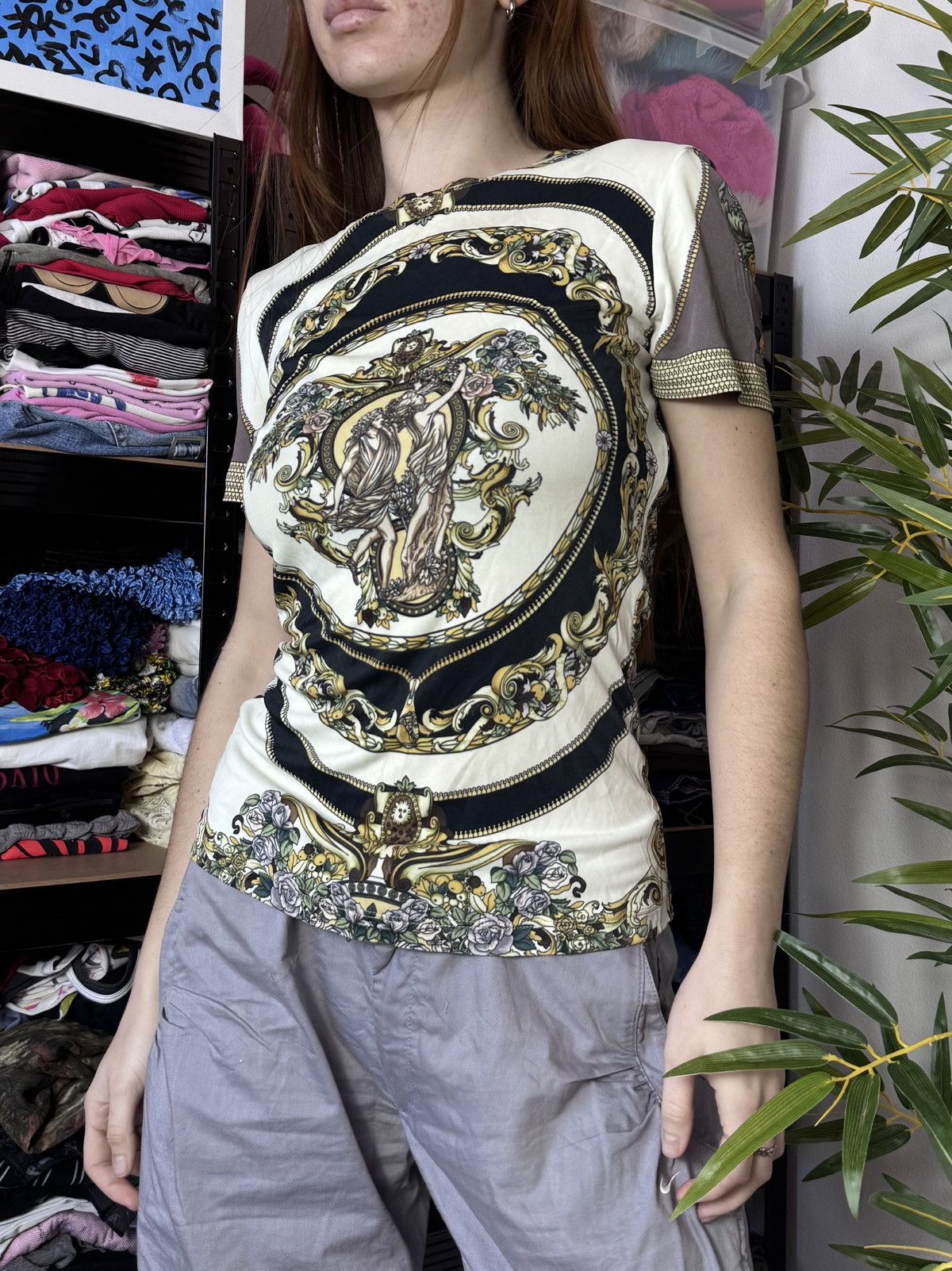 Versace VINTAGE VERSACE FULL PRINTED 2000s TEE SHIRT Size S / US 4 / IT 40 - 2 Thumbnail