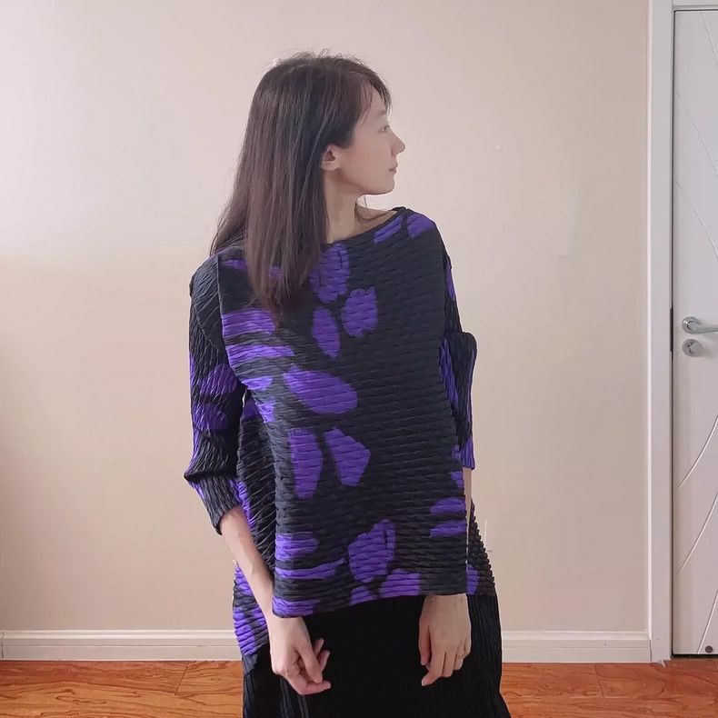 Issey Miyake Issey Miyake Black large fish-scale top Size M / US 6-8 / IT 42-44 - 2 Thumbnail