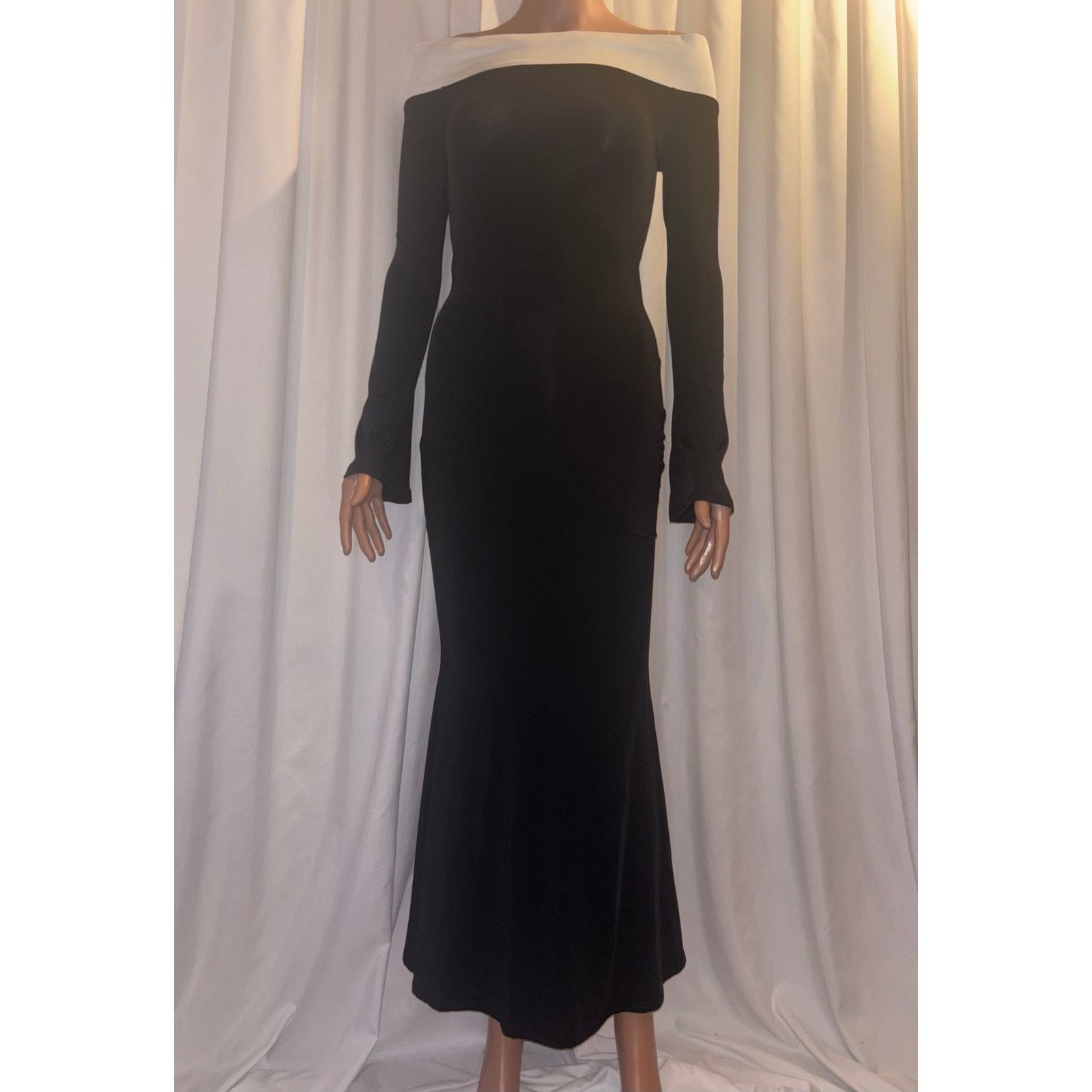Shein SHEIN XS (2) Black/White Off-Shoulder Dress Size XS / US 0-2 / IT 36-38 - 10 Thumbnail