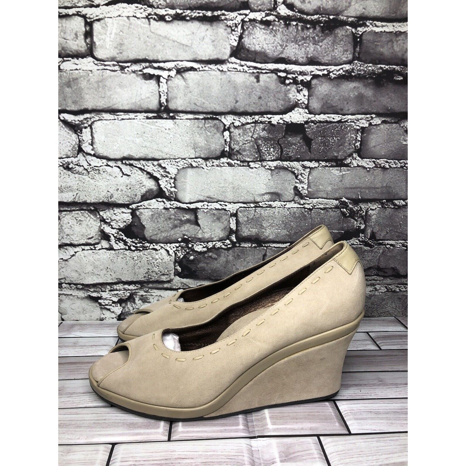 Other Taryn Rose Beige Suede Leather Peep Toe Dress High Wedges Wo Size US 9 / IT 39 - 14 Thumbnail