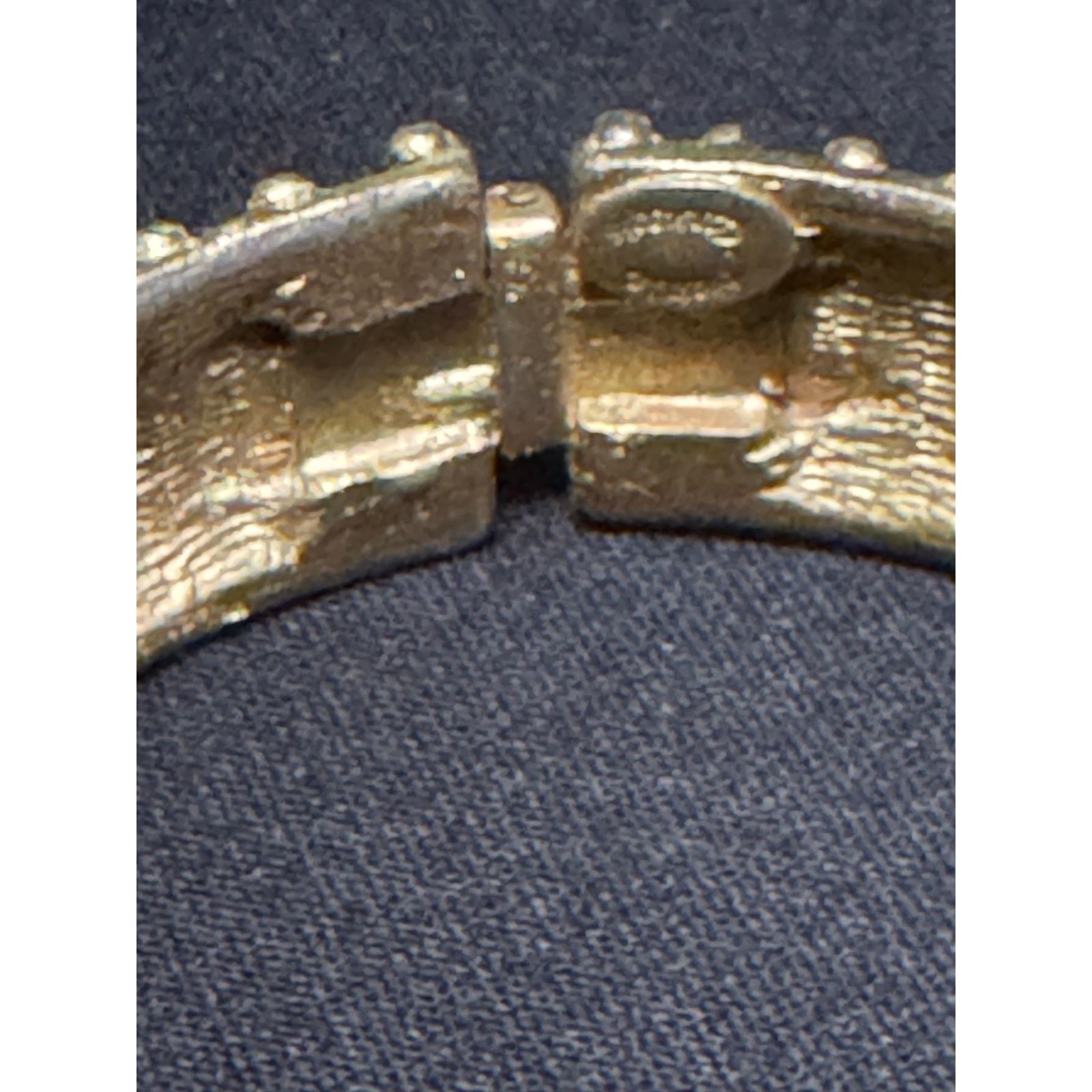 Other Hattie Carnegie Dot Textured Gold Tone Hinged Bracelet Size ONE SIZE - 5 Thumbnail