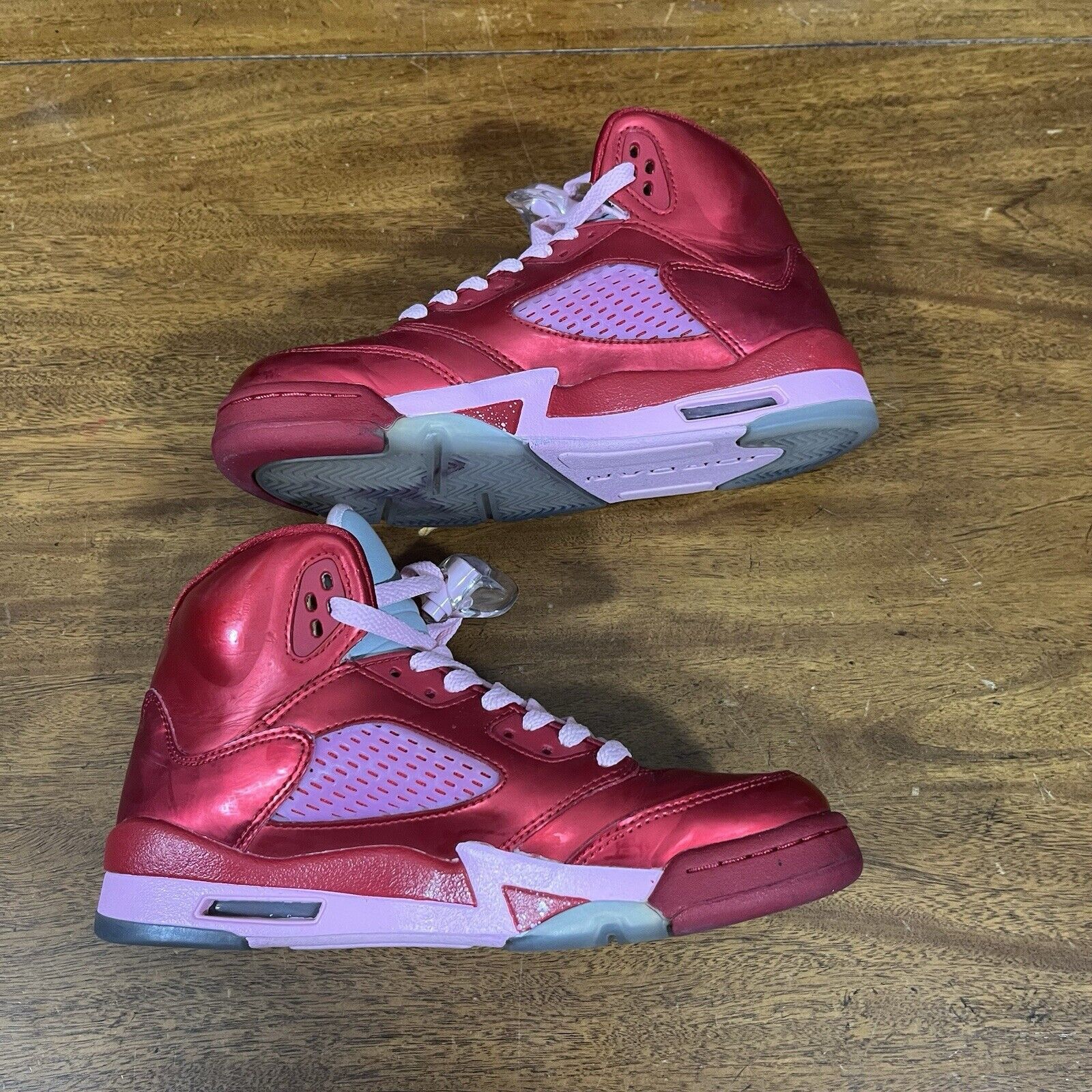 Jordan Brand Size 5.5Y, 7 in Women’s- Jordan 5 Retro 2013 Valentines Day Size US 7 / IT 37 - 3 Thumbnail