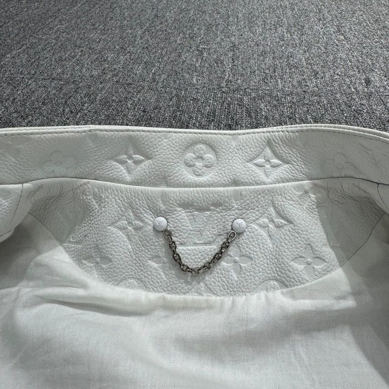 Louis Vuitton Louis Vuitton White old flower full print logo vest Size US M / EU 48-50 / 2 - 2 Thumbnail