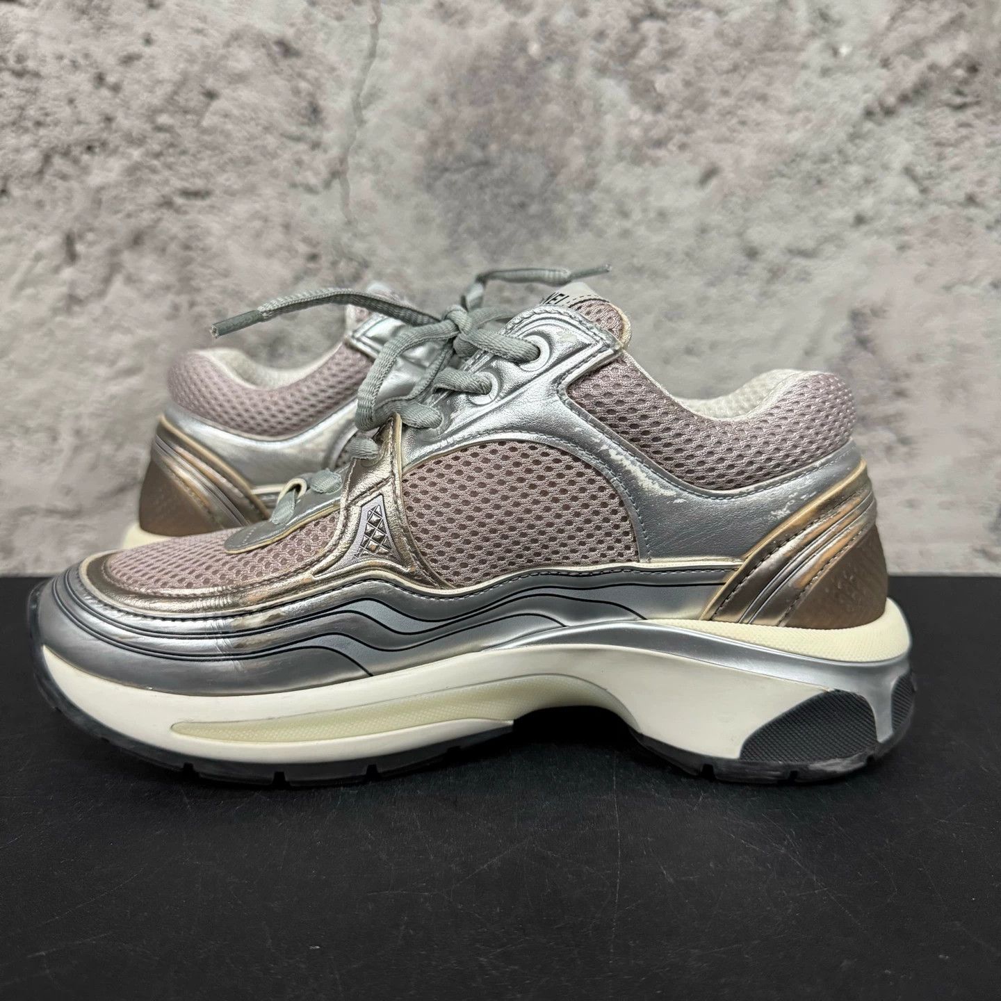 Chanel Chanel Women's 35 sneakers flaws as shown Size US 4 / IT 34 - 5 Thumbnail
