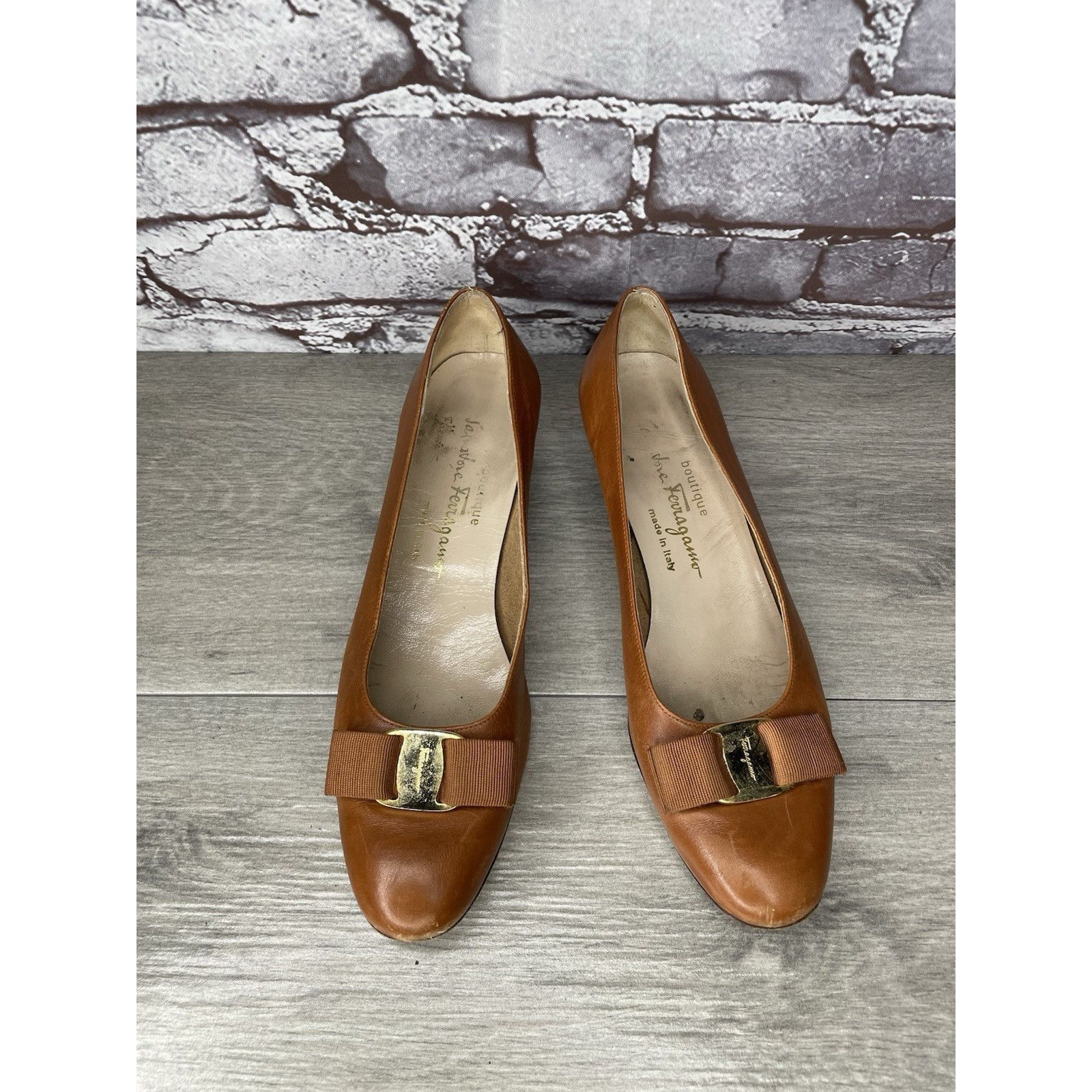 Salvatore Ferragamo Salvatore Ferragamo Boutique Vara Brown Leather Bow Heels Wo Size US 8 / IT 38 - 2 Thumbnail